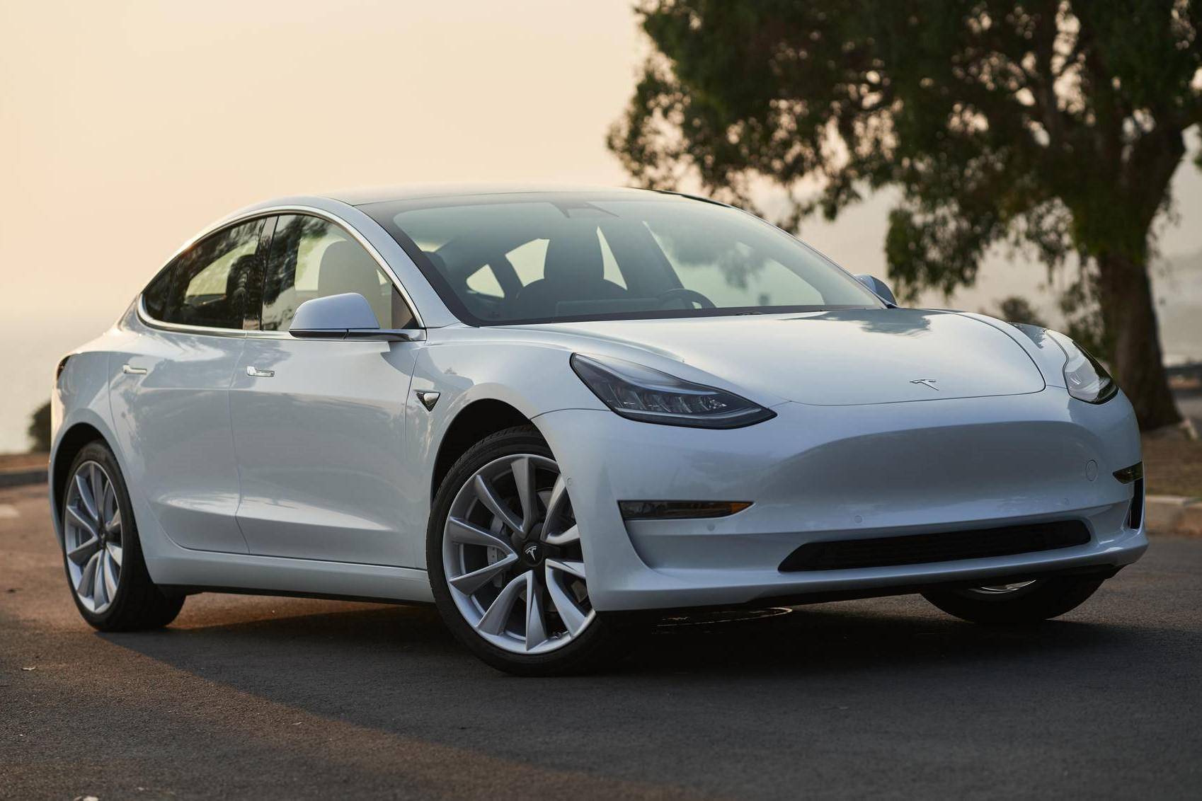 2017 tesla model 3 long deals range