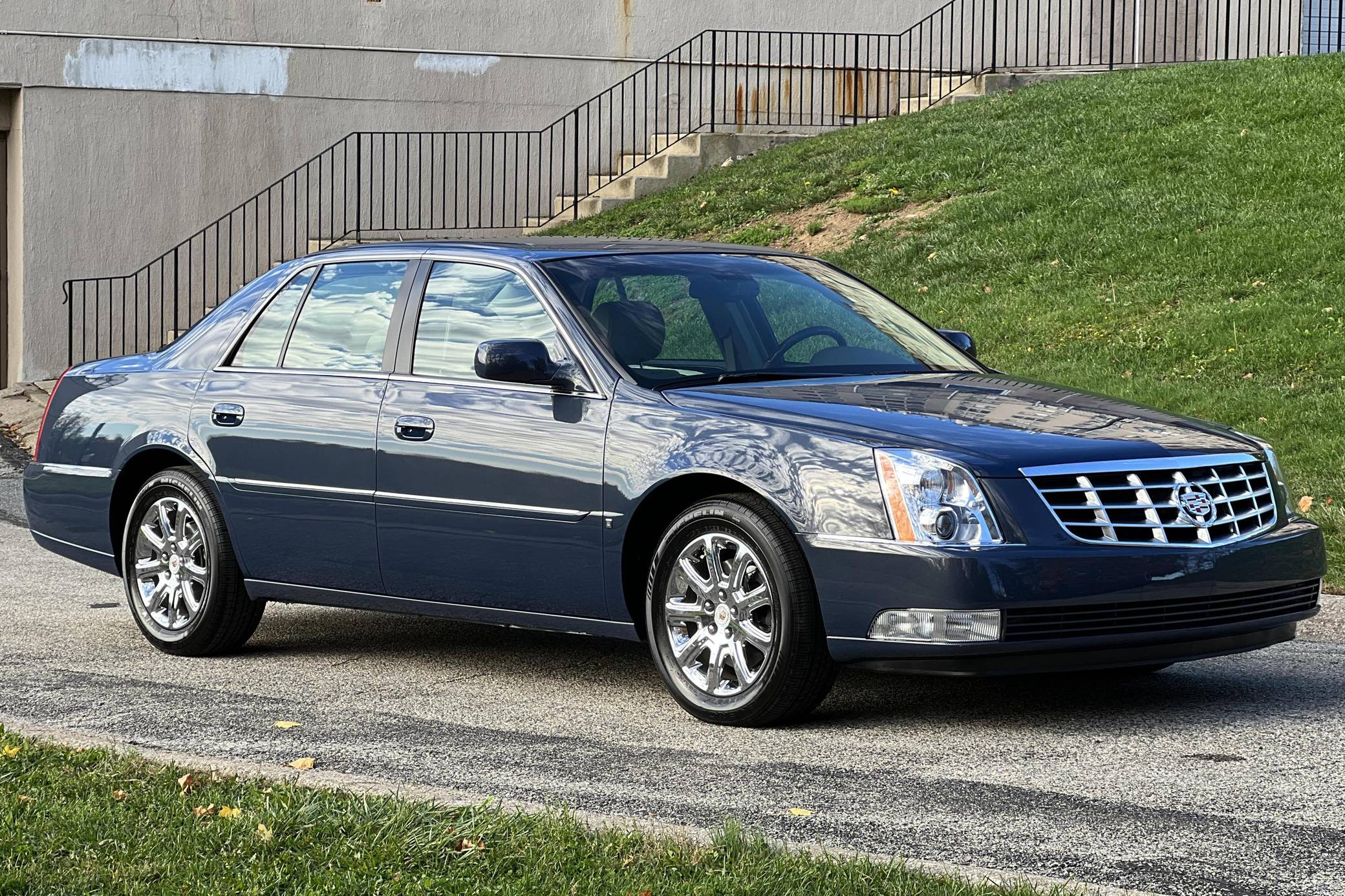 2007 cadillac dts battery replacement