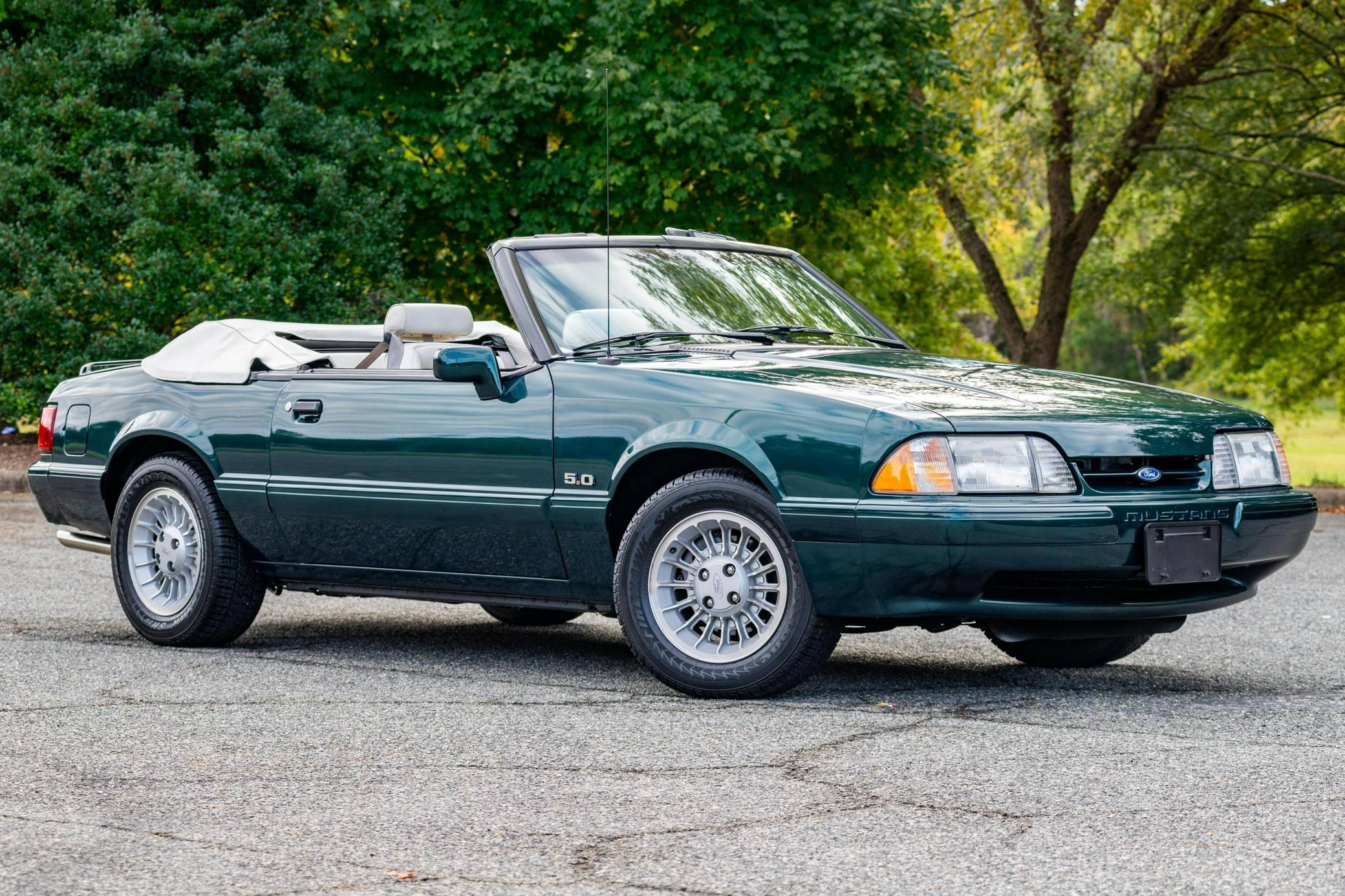 1990 Ford Mustang LX 5.0 Convertible 7-Up Edition