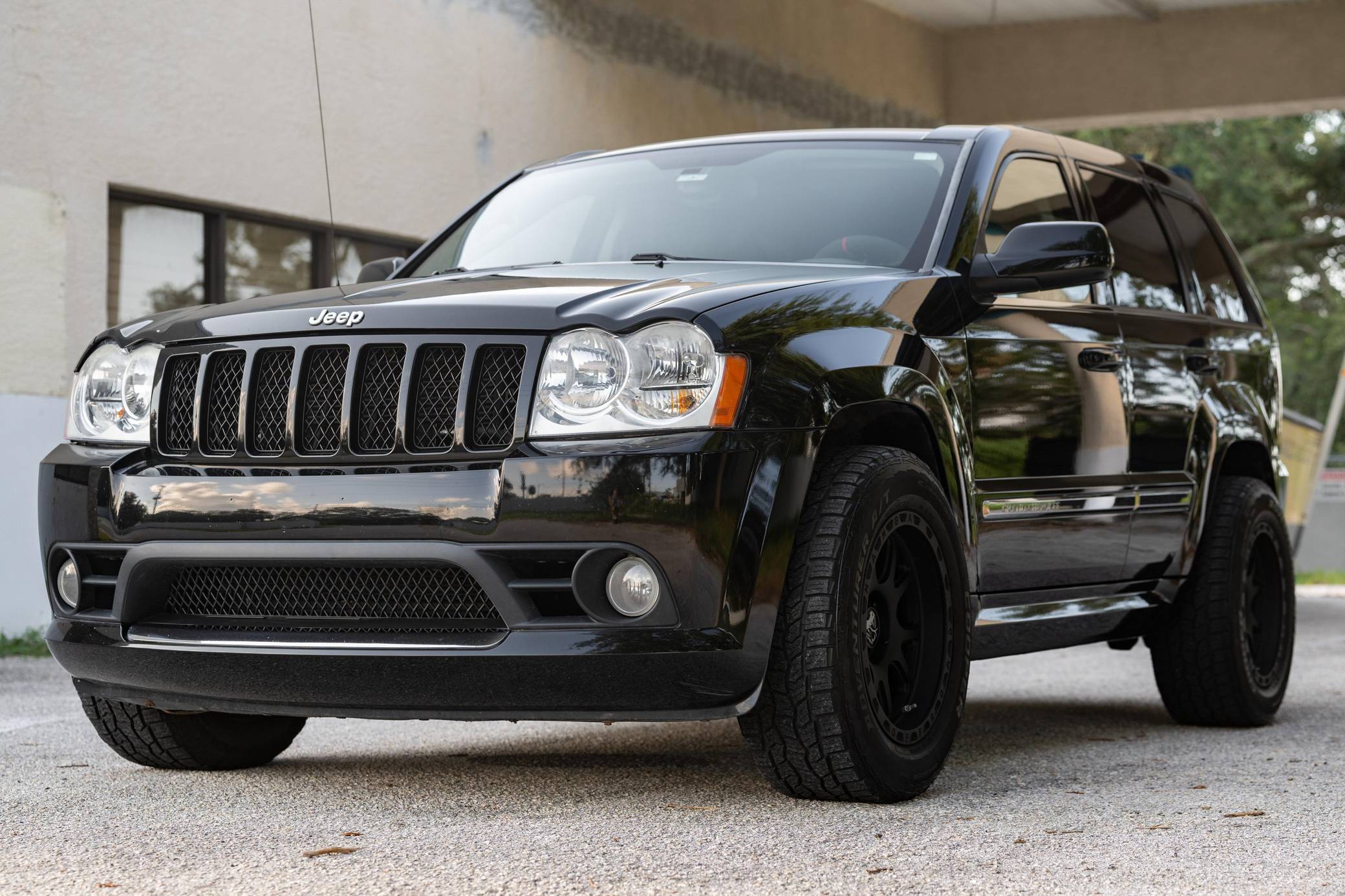 2006 Jeep Grand Cherokee SRT8 VIN: 1J8HR783X6C214946 for Sale - Cars \u0026 Bids, image size:2080x1386