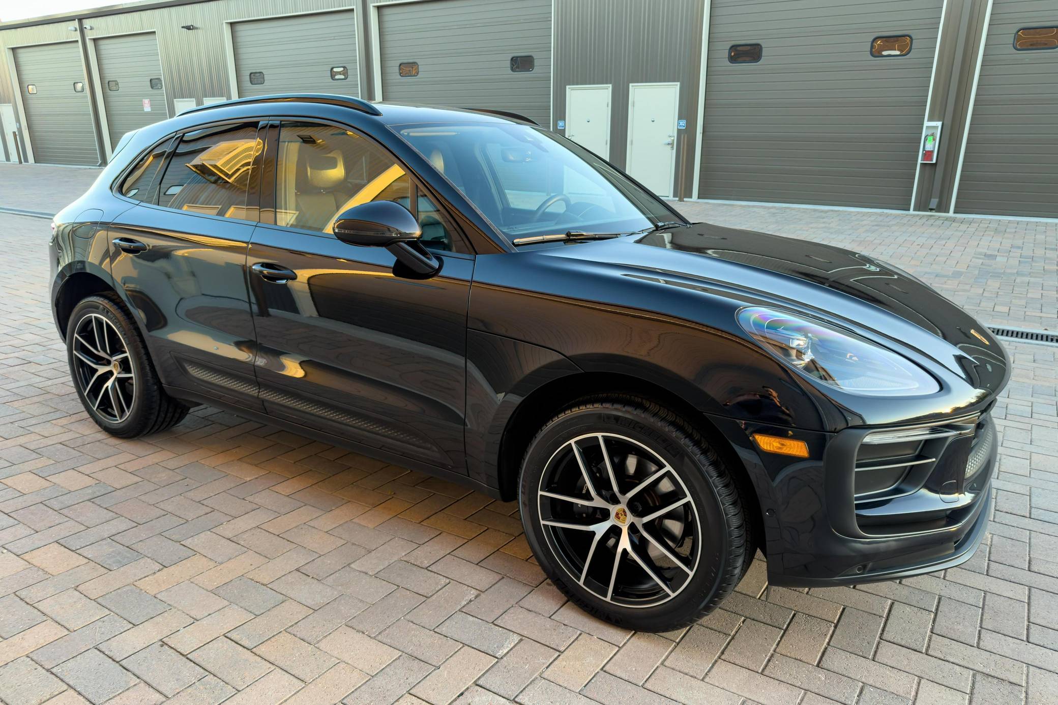 2022 Porsche Macan VIN: WP1AA2A5XNLB01798 for Sale - Cars & Bids