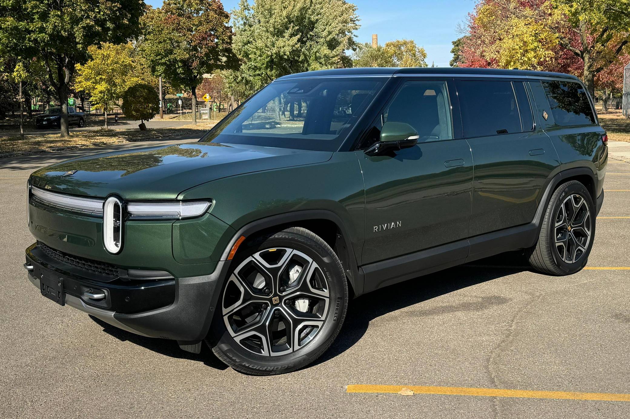 2025 Rivian R1S Adventure Edition