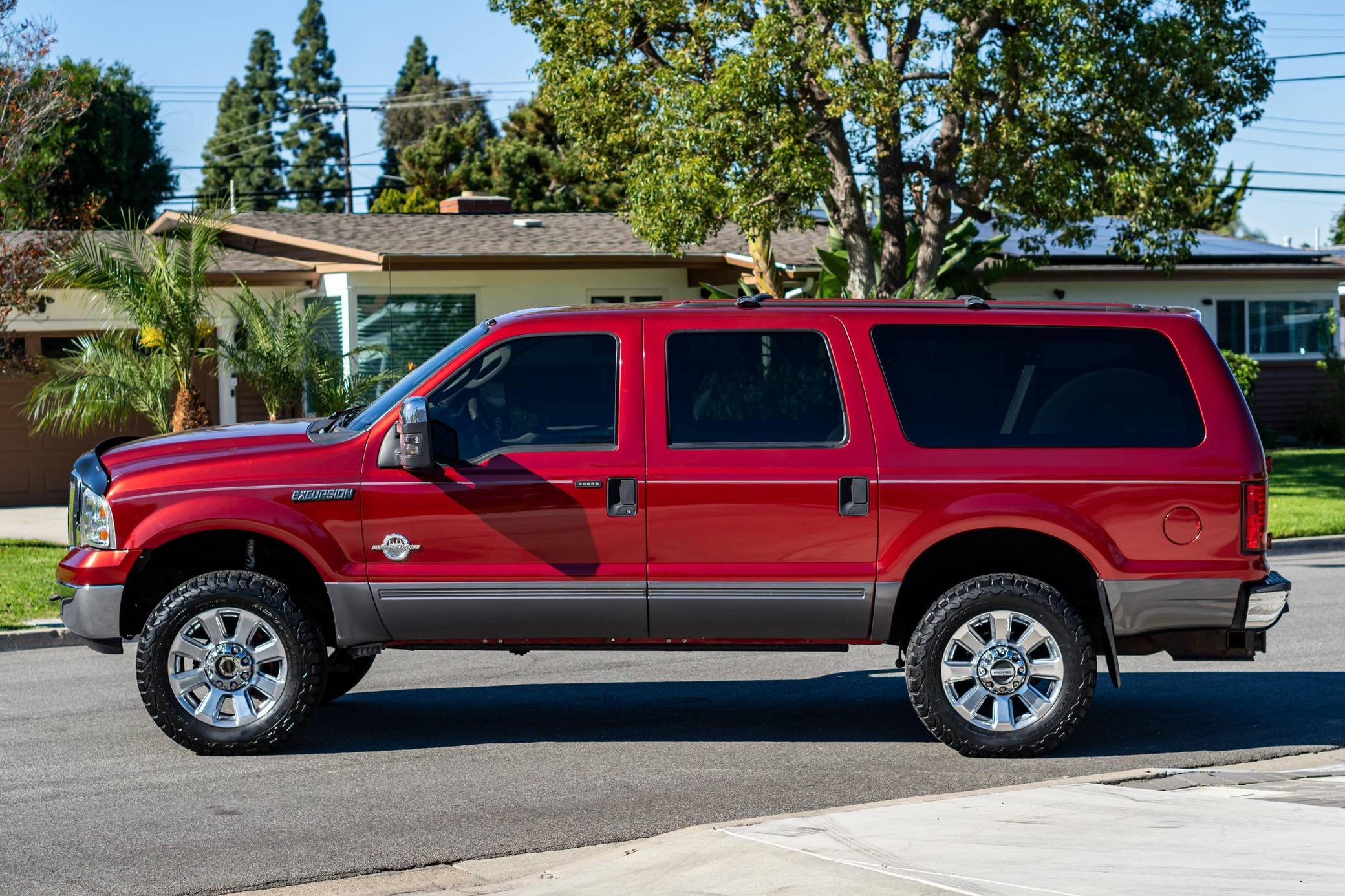 2005 Ford Excursion XLT 4x4 VIN: 1FMSU41PX5ED46384 for Sale - Cars & Bids