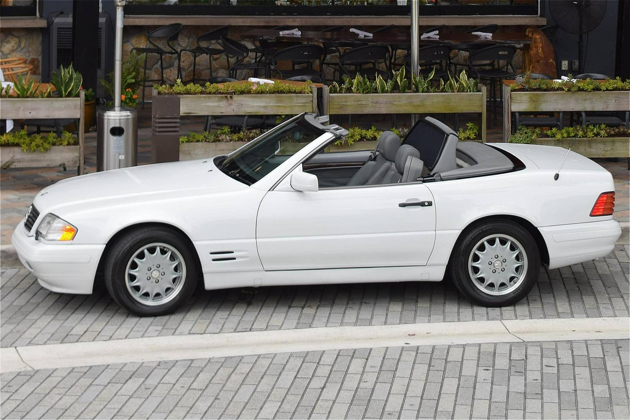 1997 Mercedes-Benz SL320