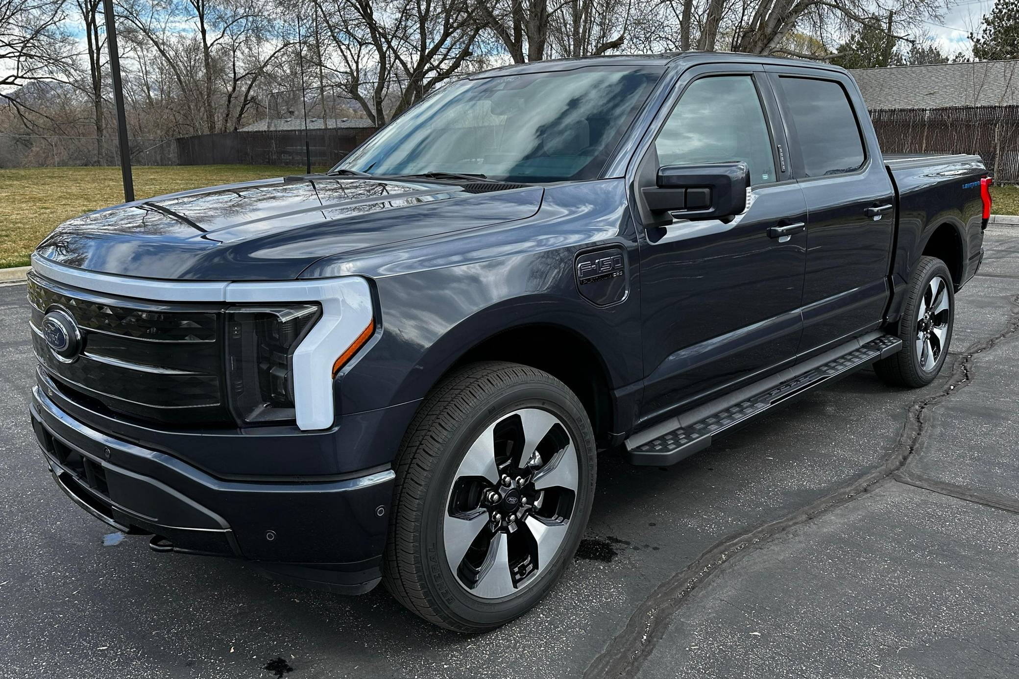 2022 Ford F-150 Lightning Platinum