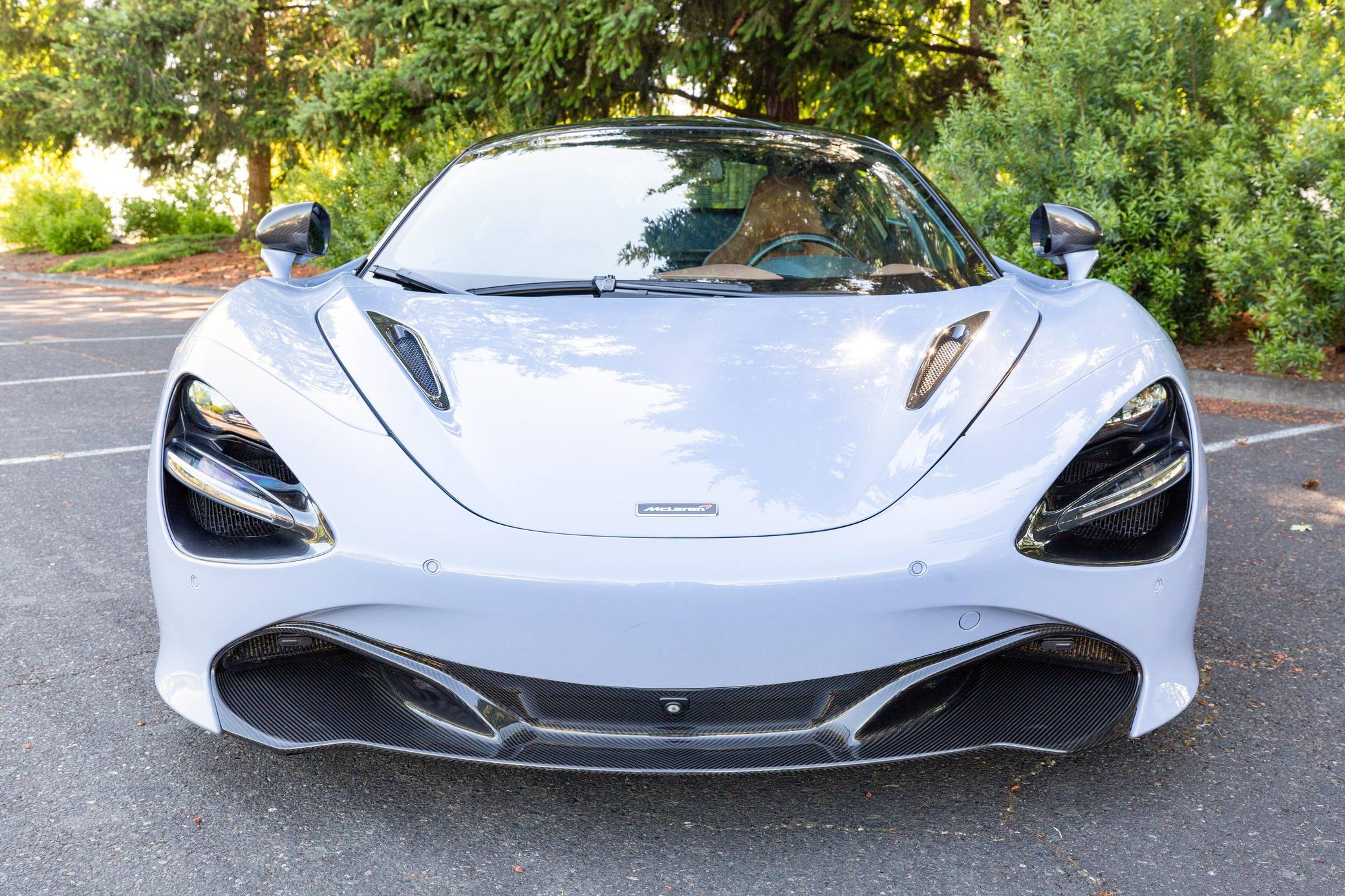 2018 McLaren 720S Coupe Luxury photo 2