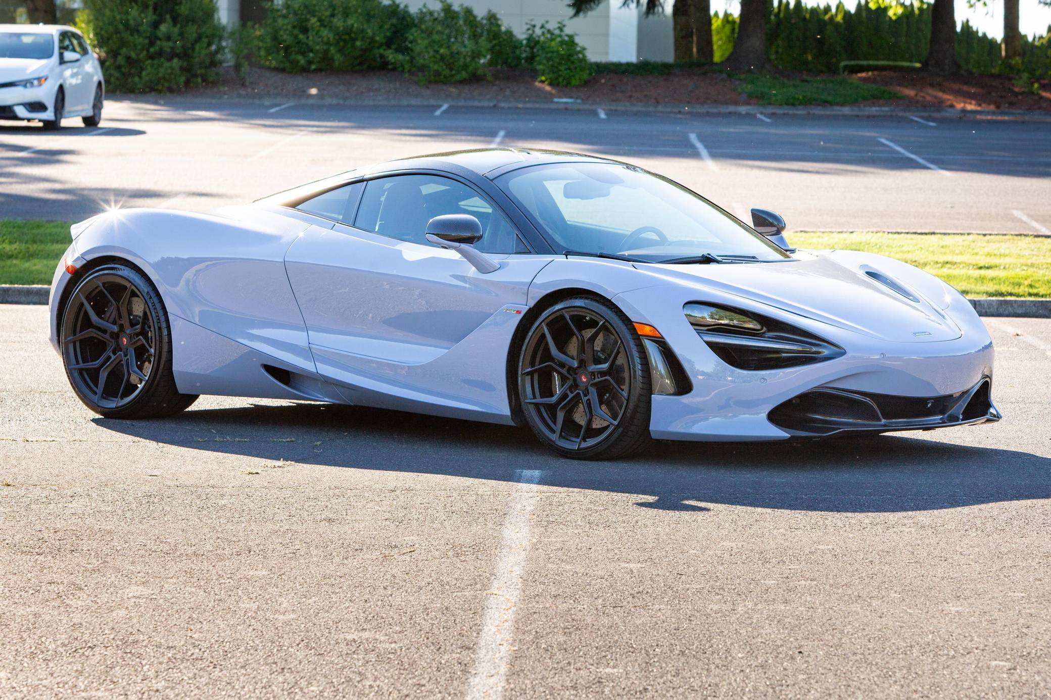 2018 McLaren 720S Coupe Luxury photo 13