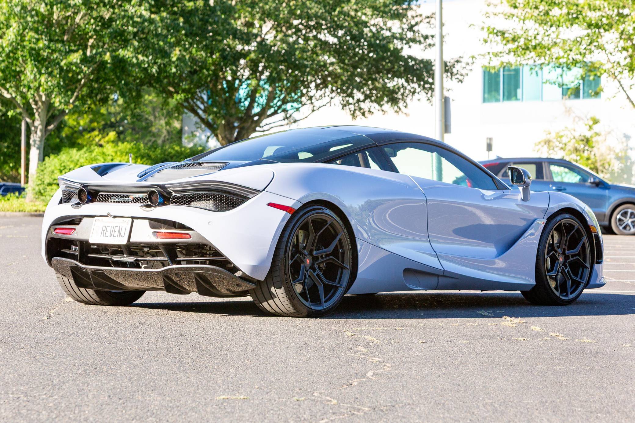 2018 McLaren 720S Coupe Luxury photo 12