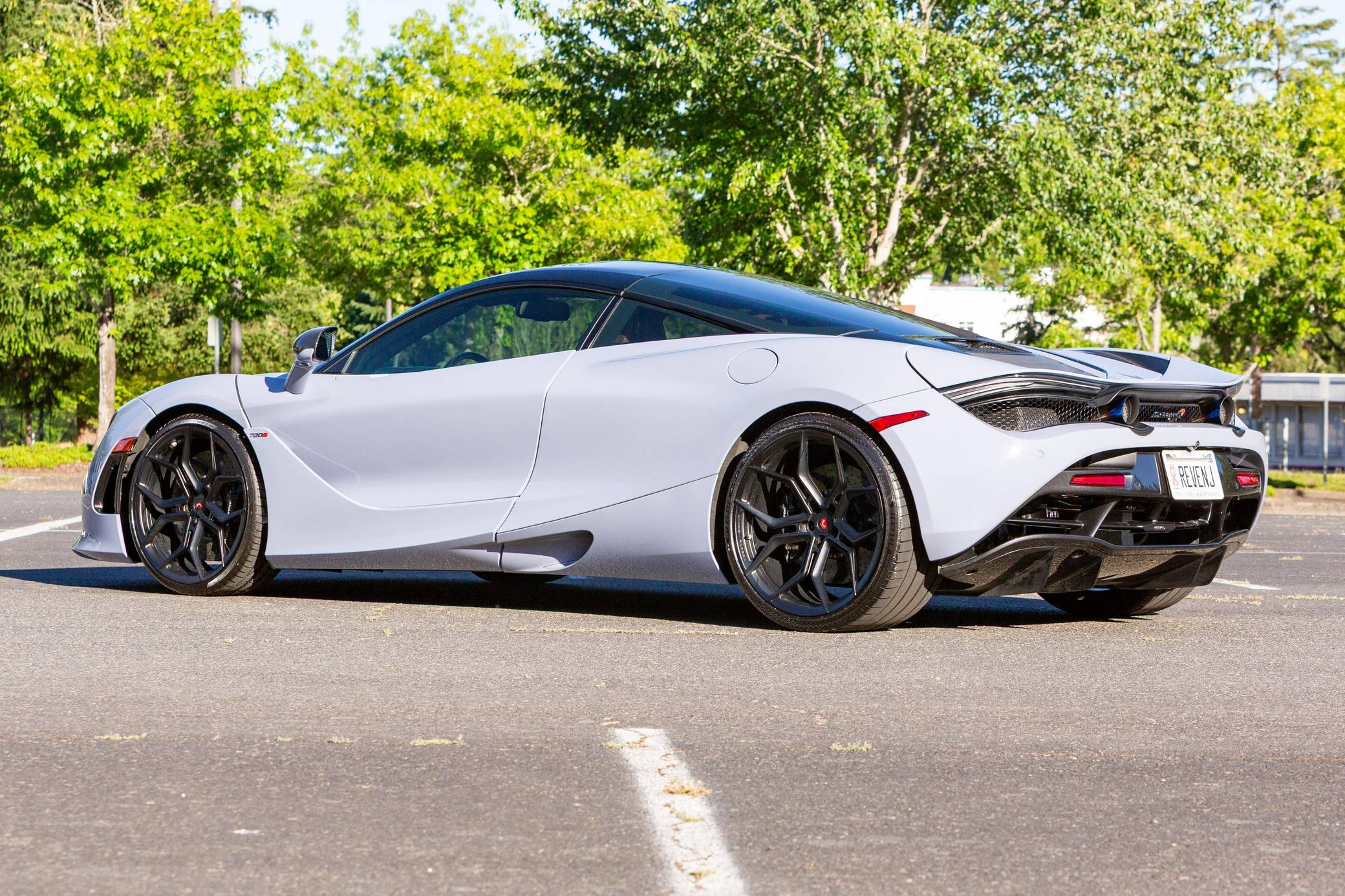 2018 McLaren 720S Coupe Luxury photo 4