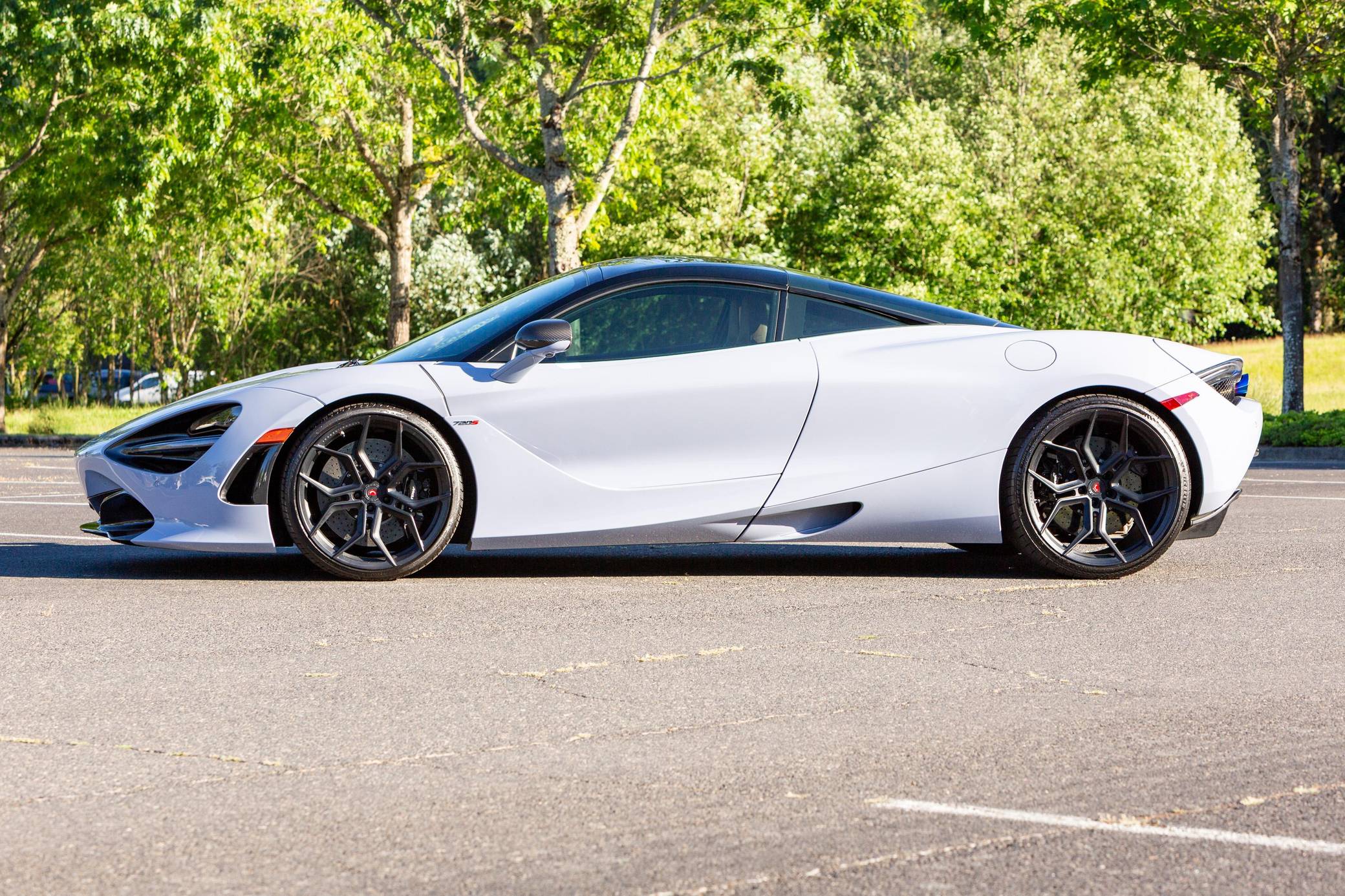 2018 McLaren 720S Coupe Luxury photo 11