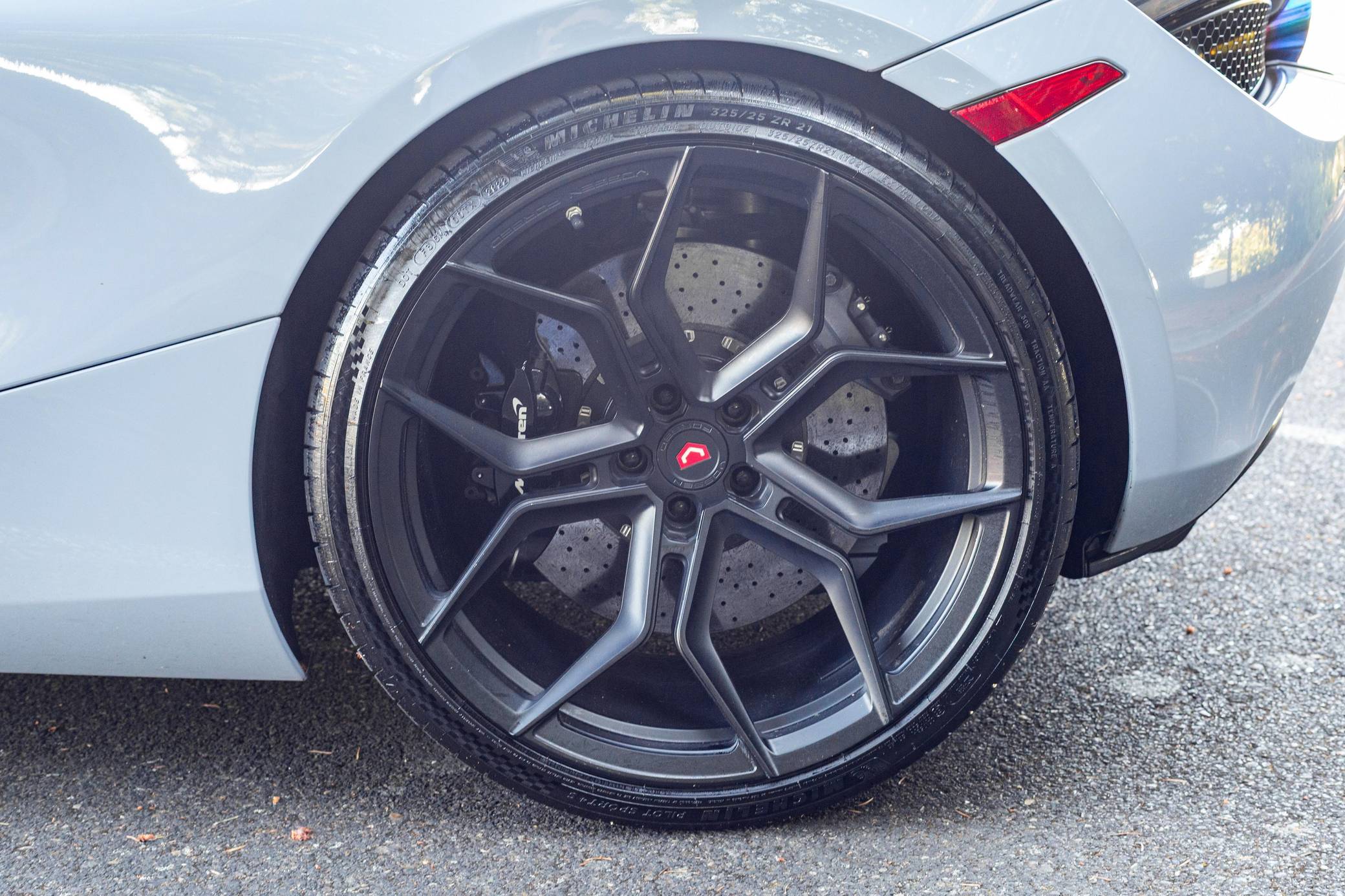 2018 McLaren 720S Coupe Luxury photo 64
