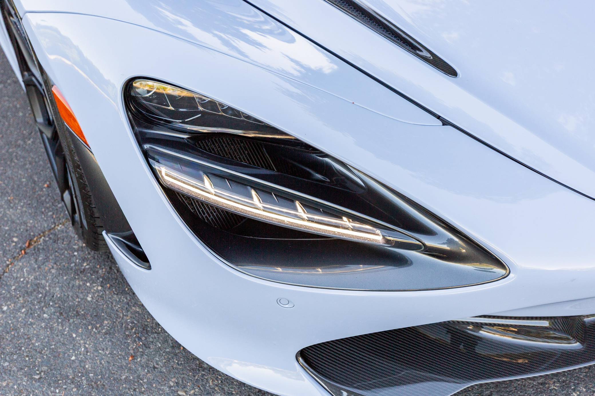 2018 McLaren 720S Coupe Luxury photo 17