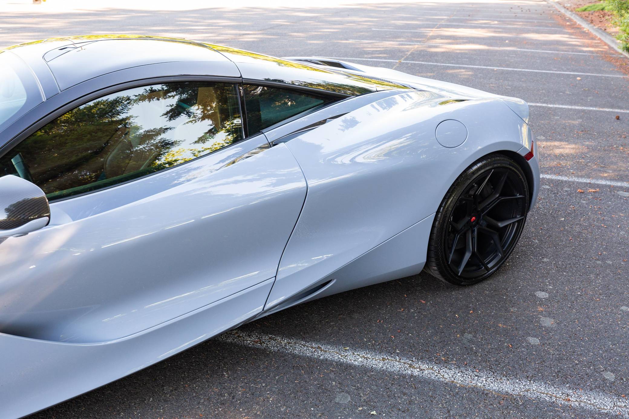 2018 McLaren 720S Coupe Luxury photo 29