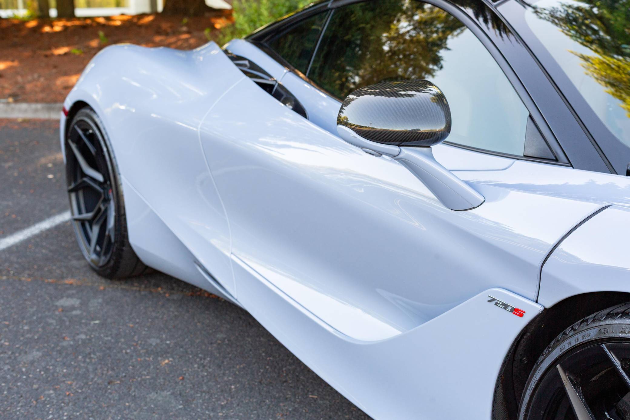 2018 McLaren 720S Coupe Luxury photo 32