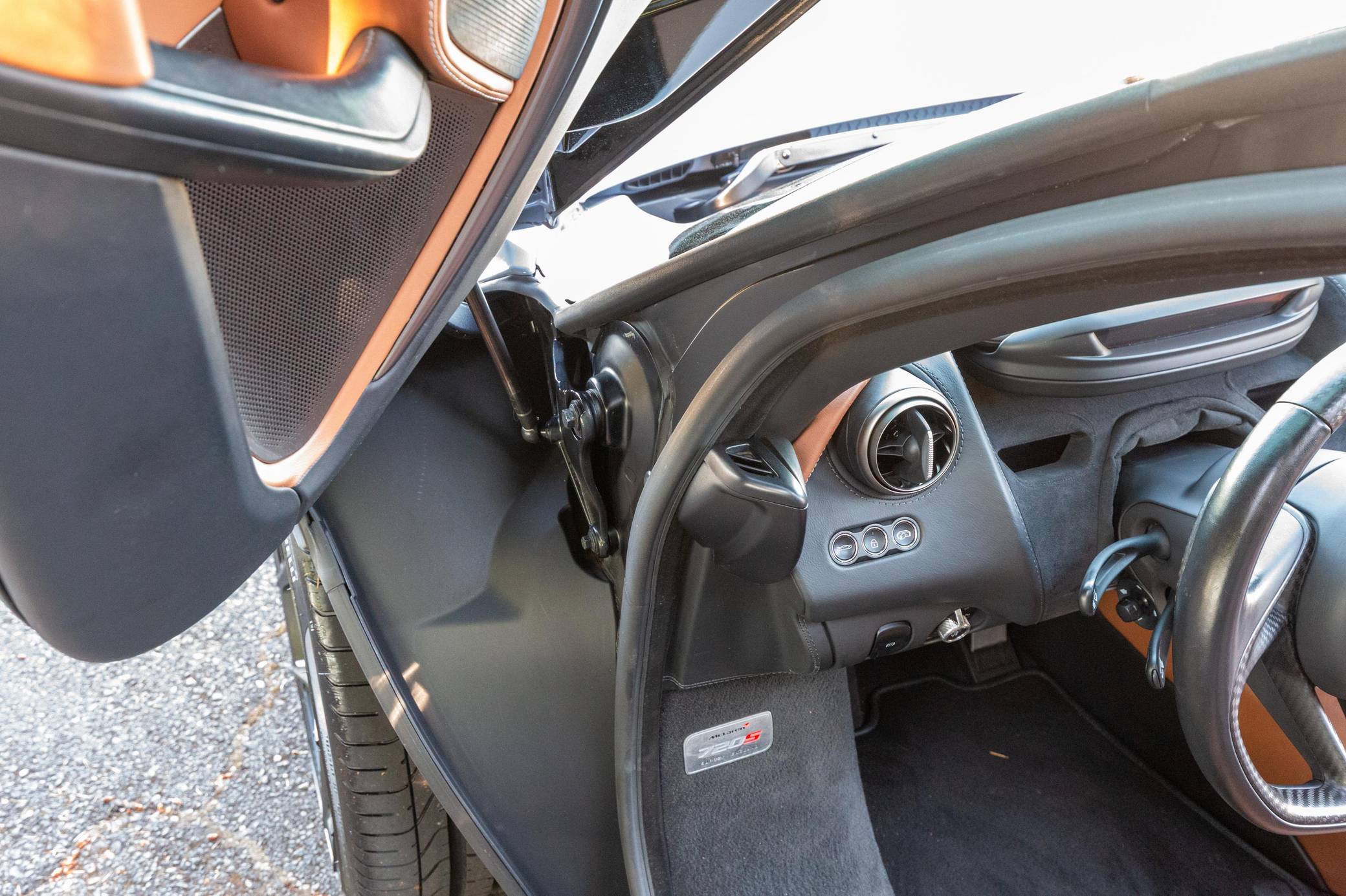 2018 McLaren 720S Coupe Luxury photo 79