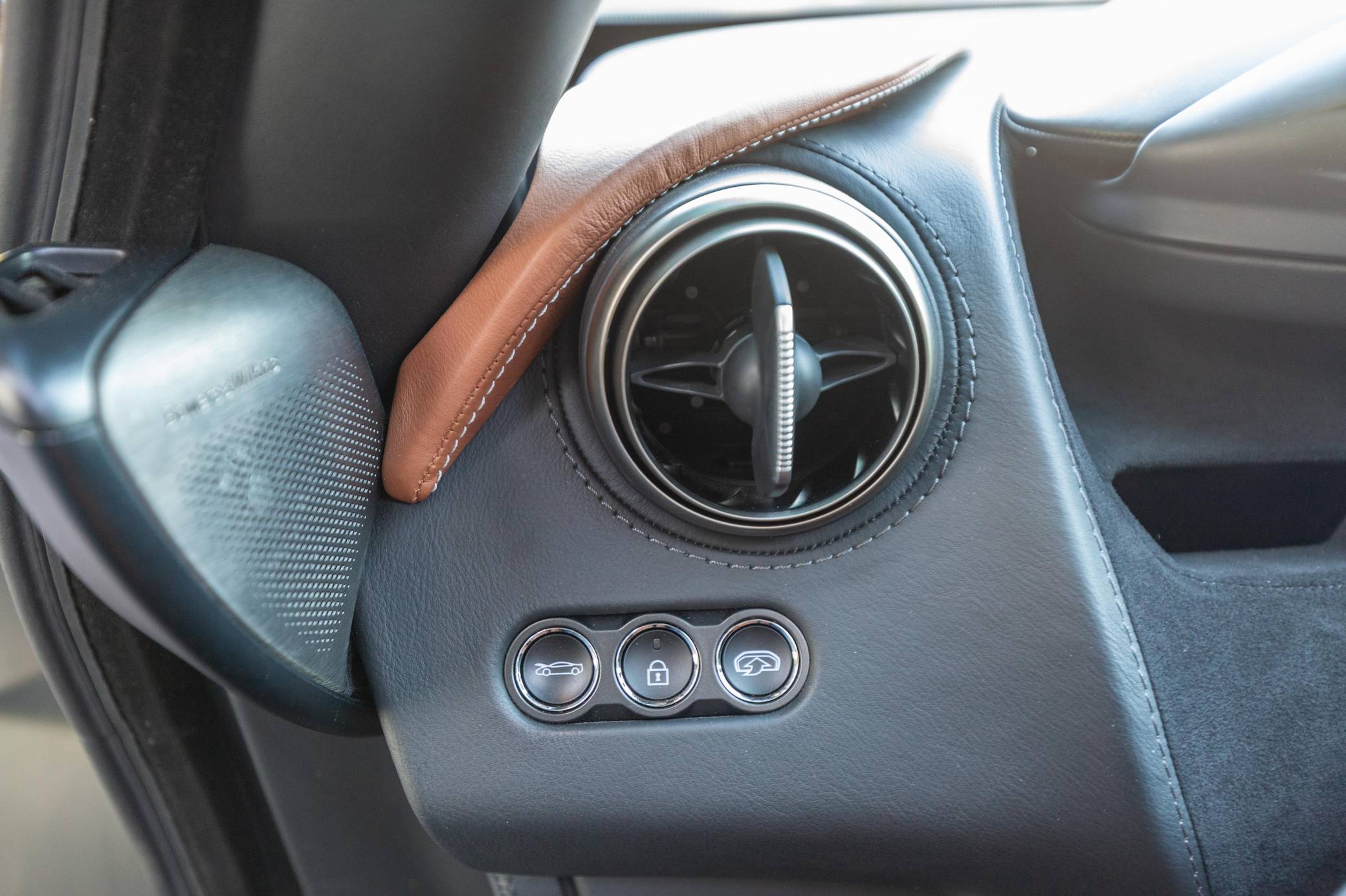 2018 McLaren 720S Coupe Luxury photo 80