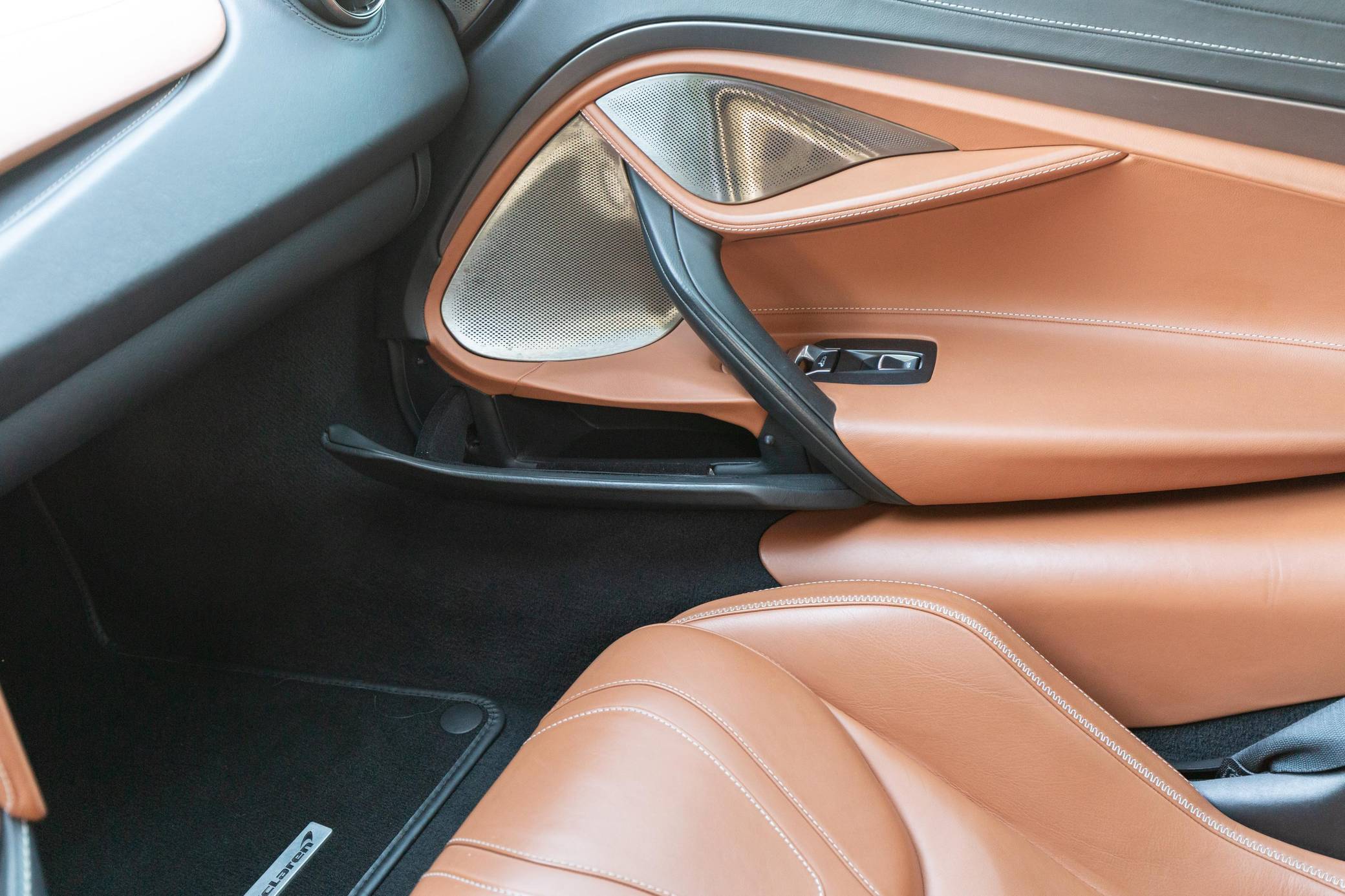 2018 McLaren 720S Coupe Luxury photo 118
