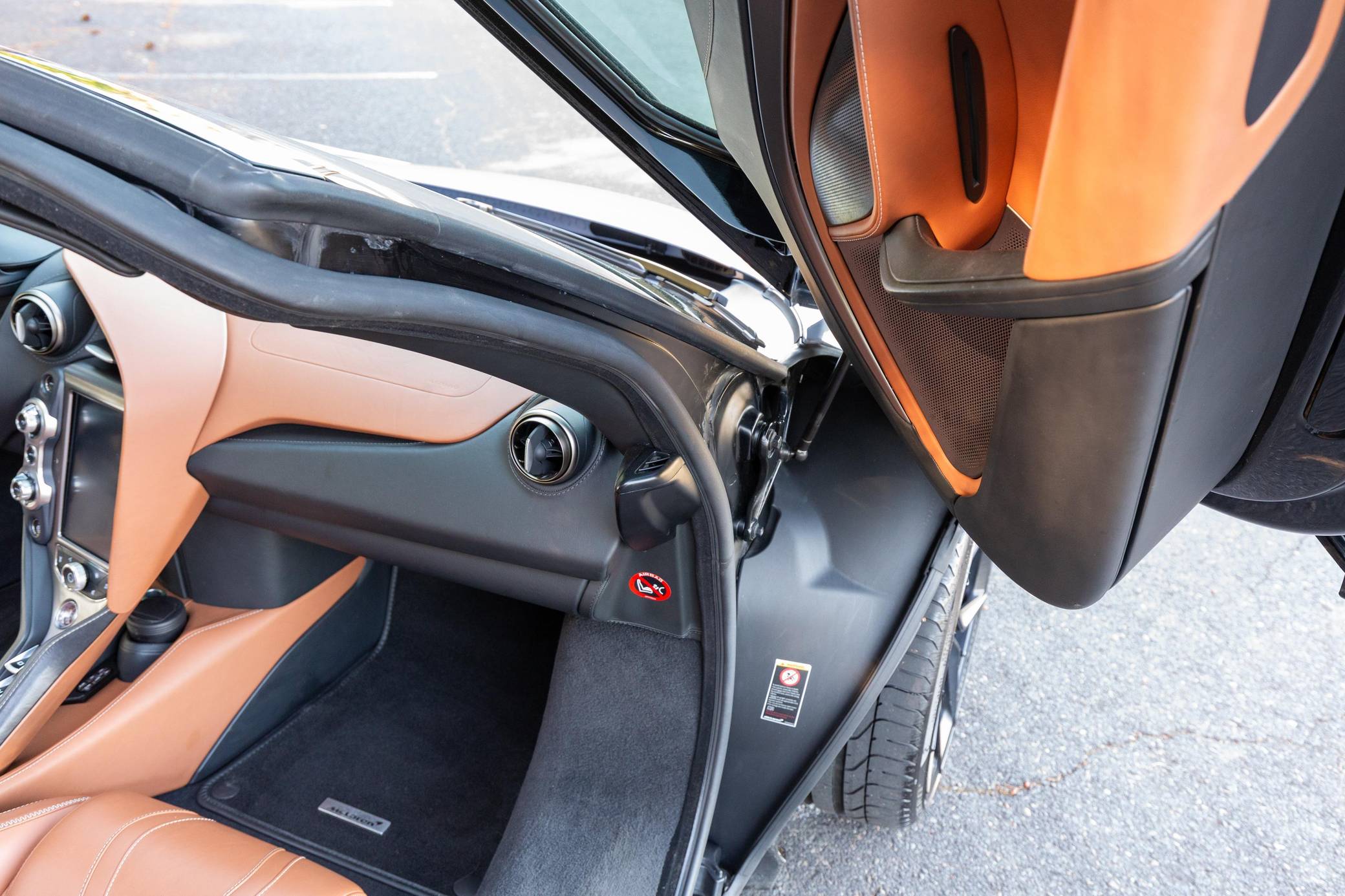 2018 McLaren 720S Coupe Luxury photo 111