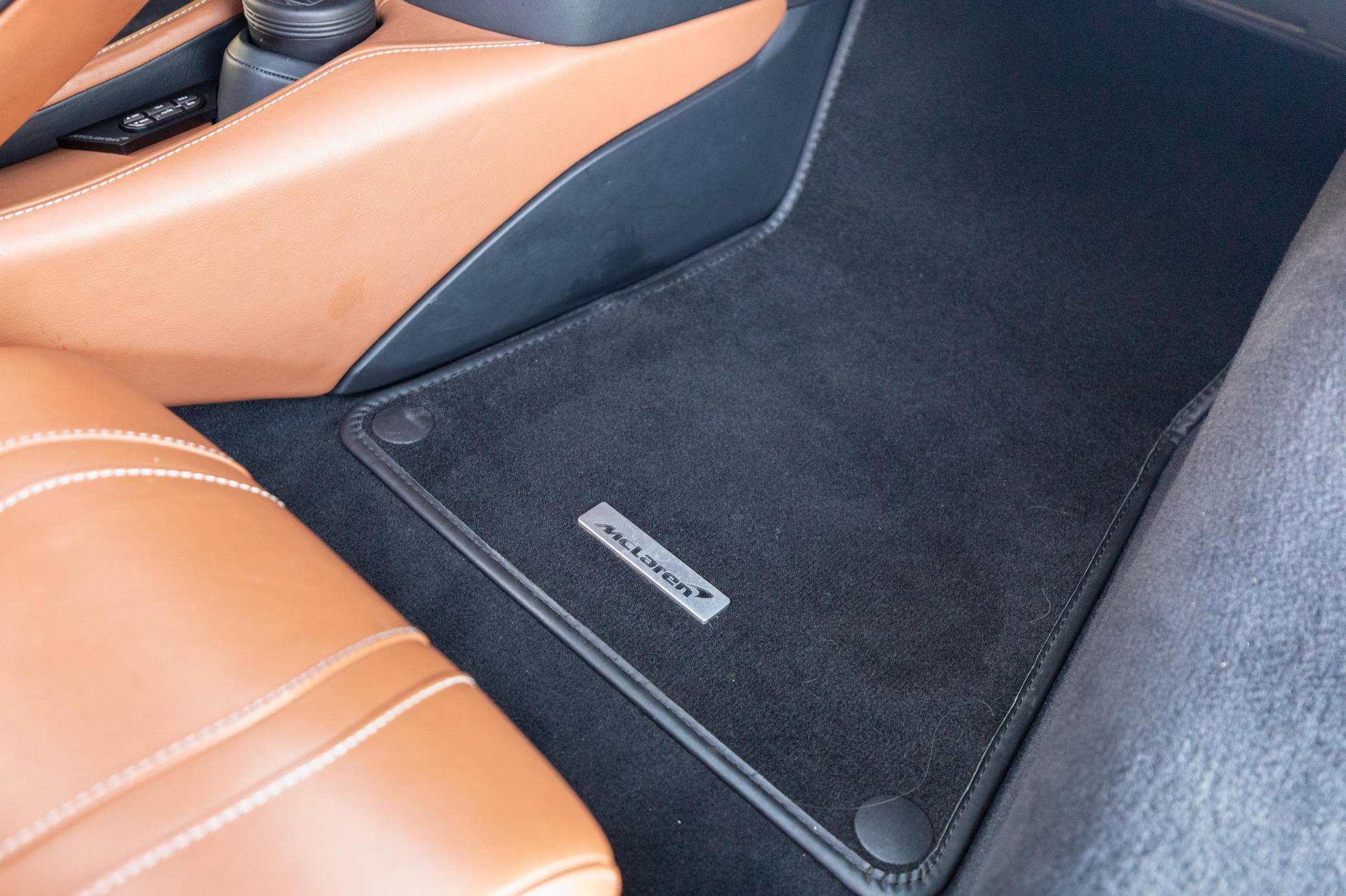 2018 McLaren 720S Coupe Luxury photo 104