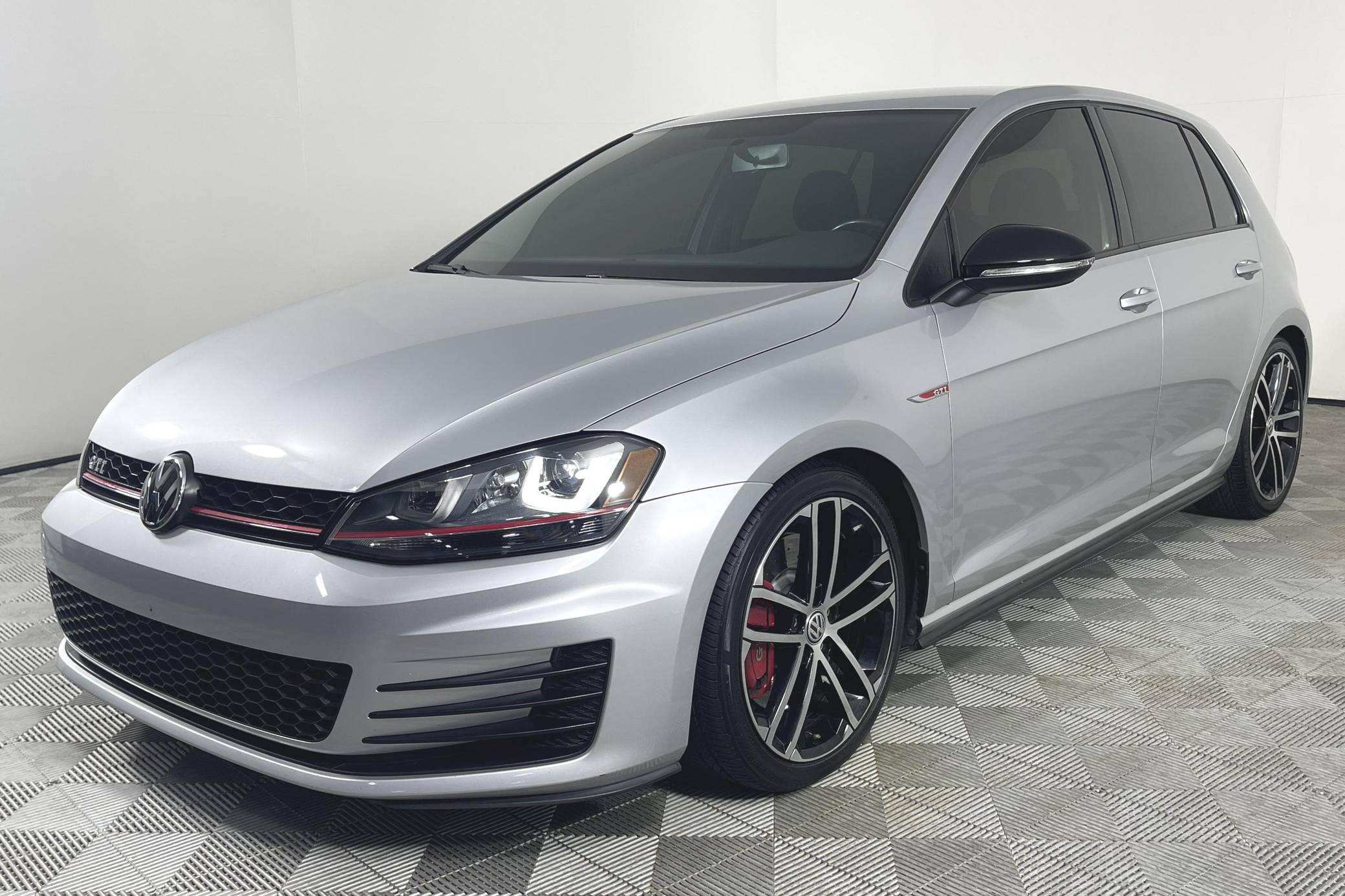 3VW447AU2HM033846