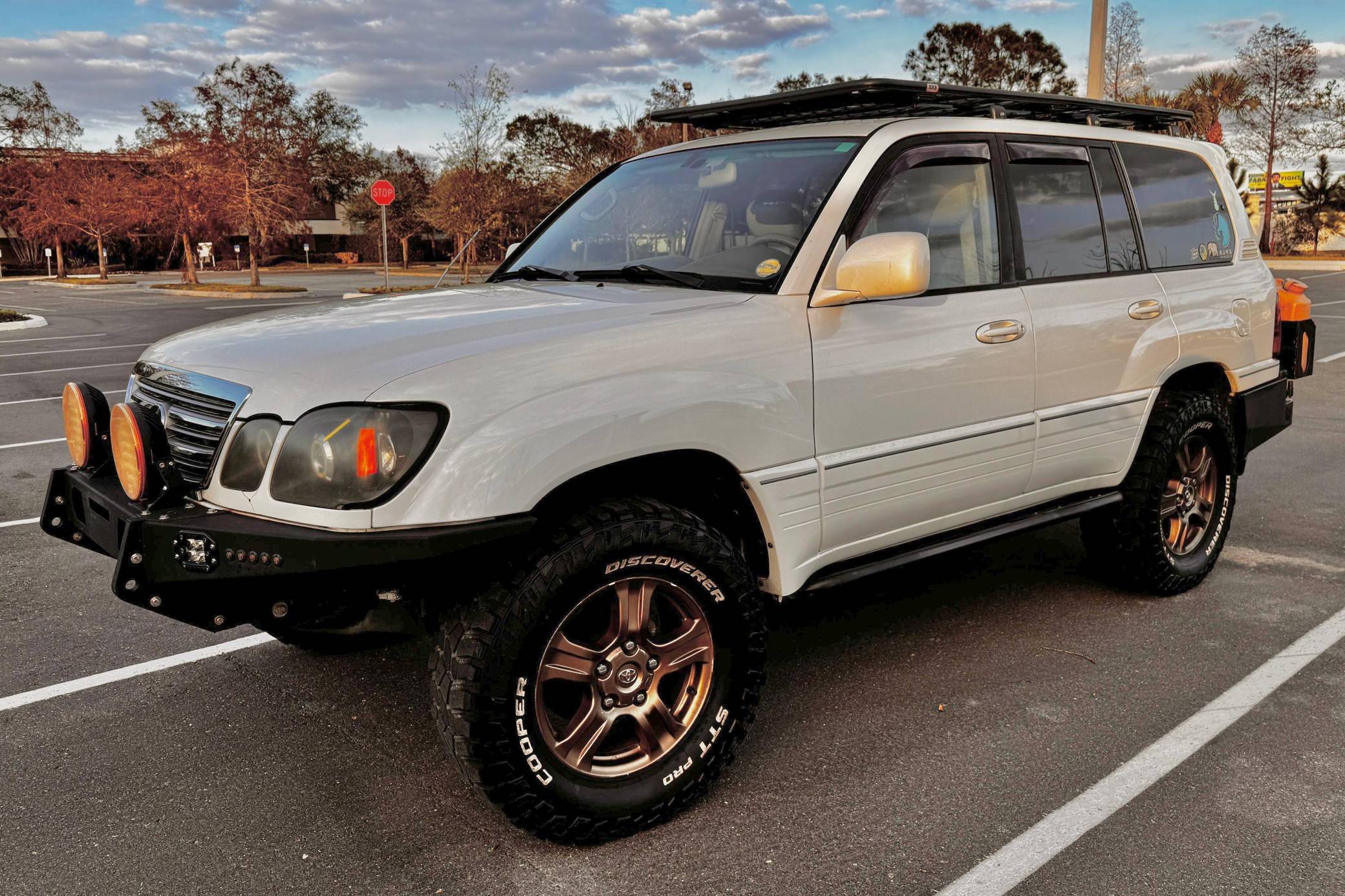 2004 Lexus LX 470 VIN: JTJHT00W443538183 for Sale - Cars & Bids