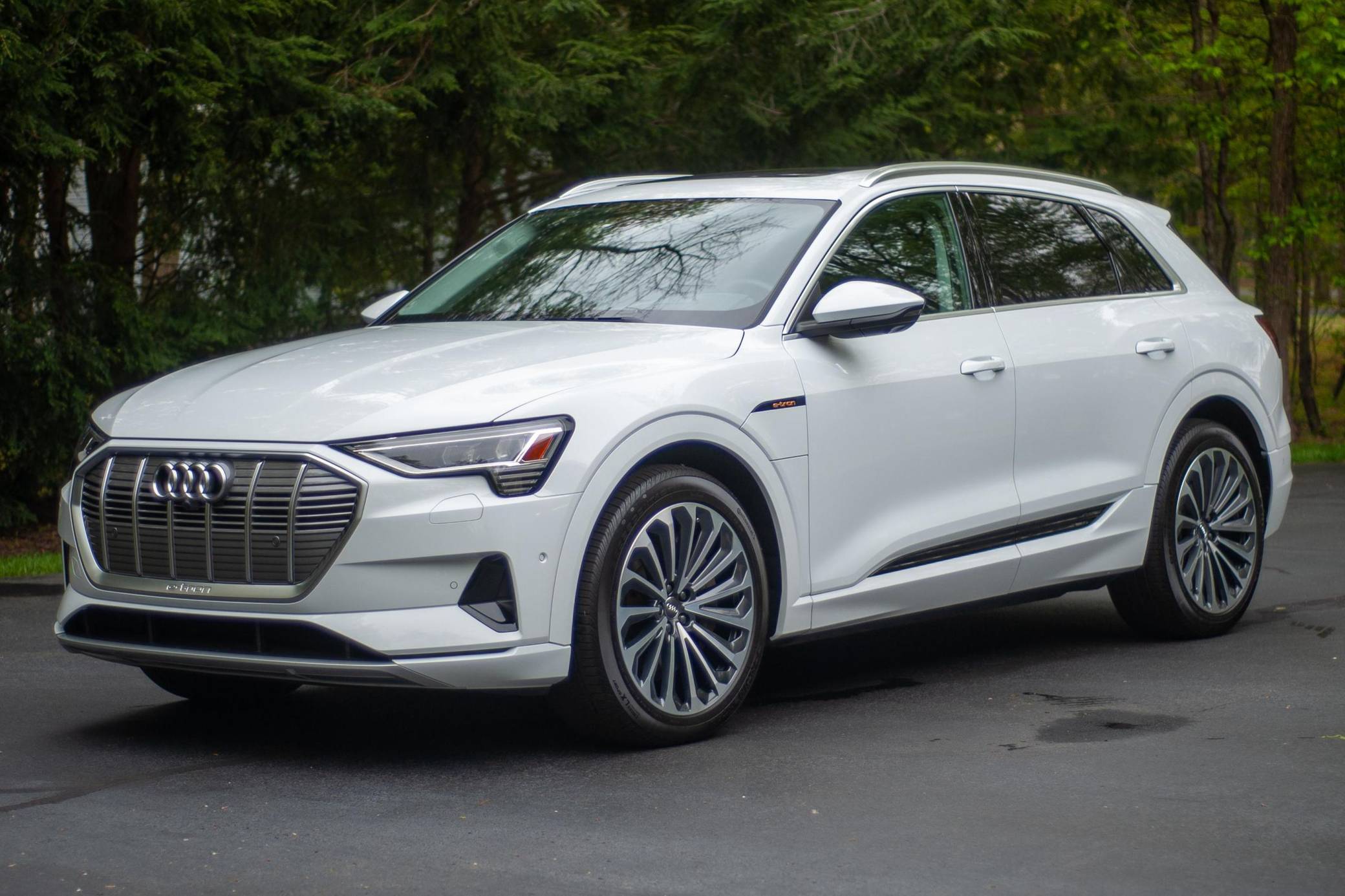 2019 Audi e-tron Quattro