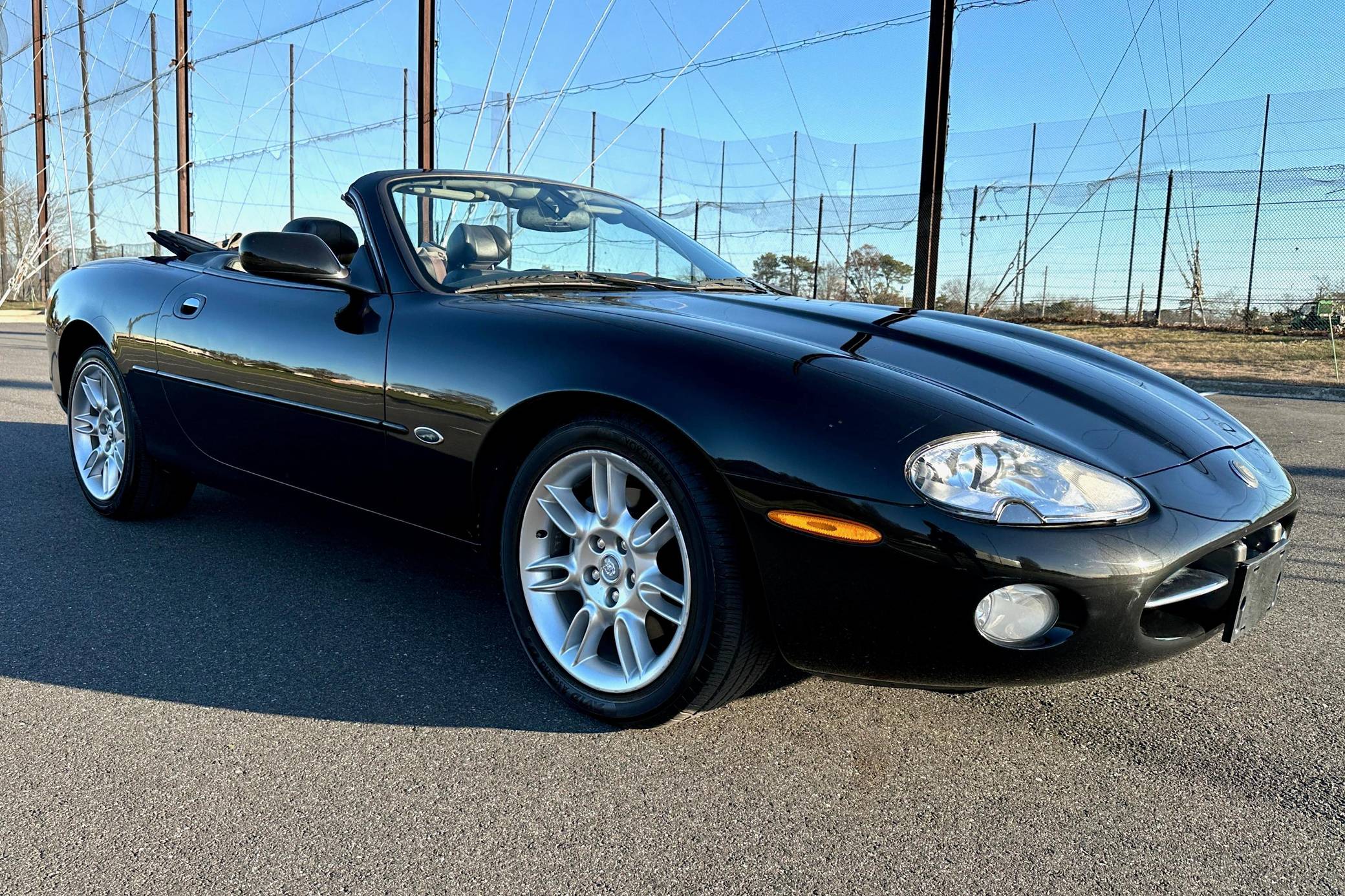 ガール 2002 Jaguar XK8 Convertible VIN: SAJDA42C92NA28600 for Sale - Cars