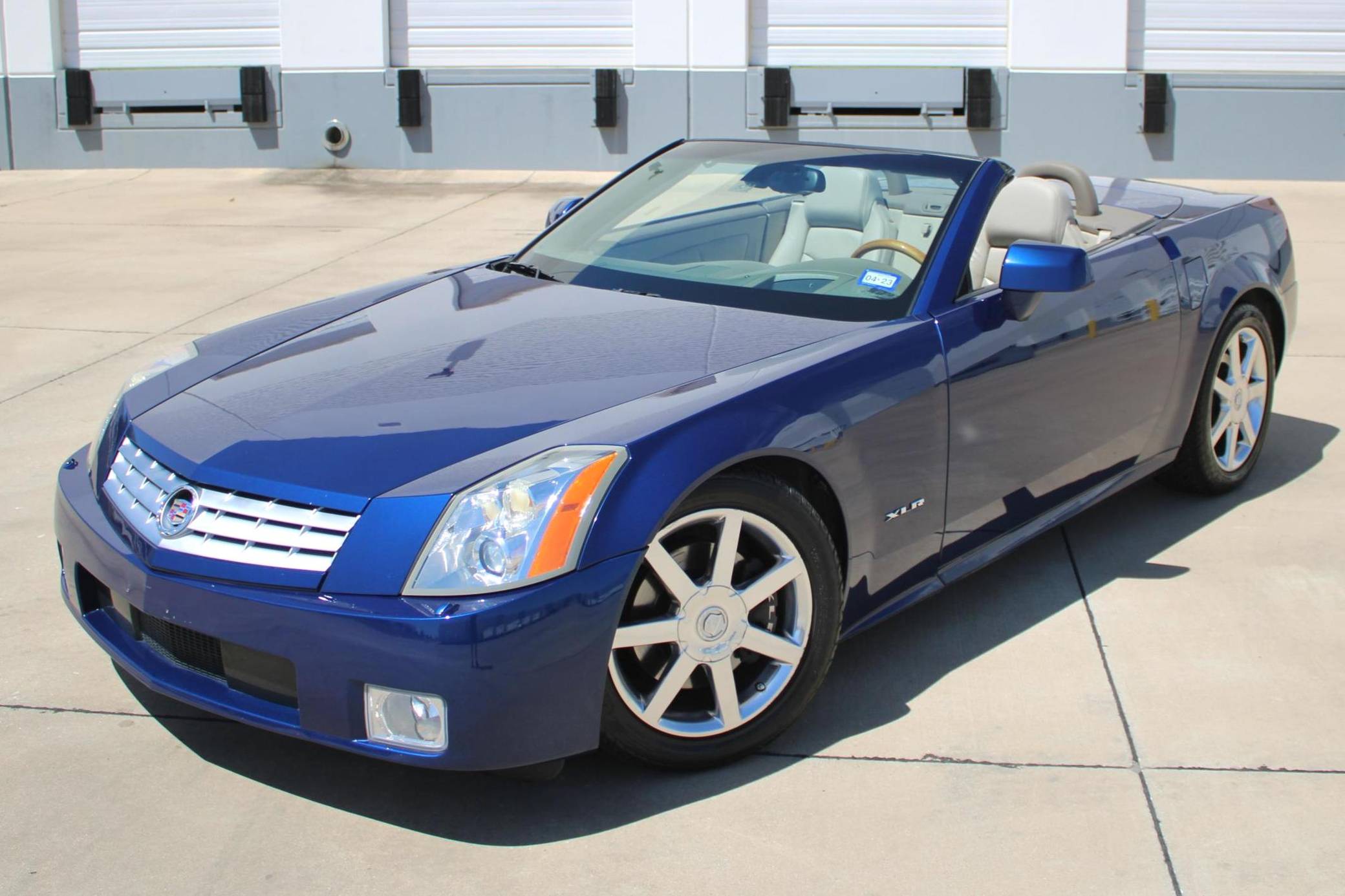 キャデラック　BLUEMOON 2004 Cadillac XLR for Sale - Cars & Bids