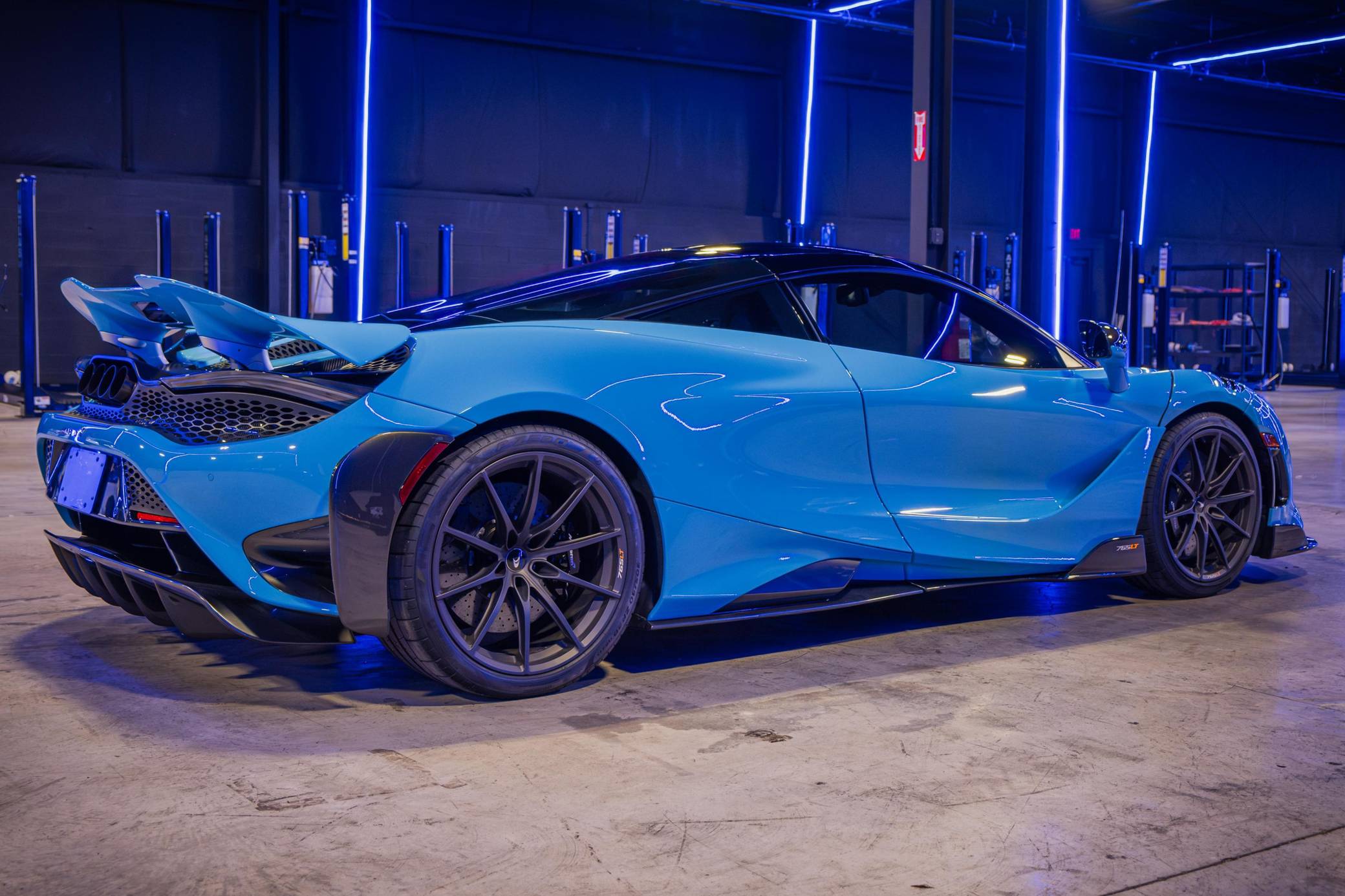 2021 McLaren 765LT — view 3