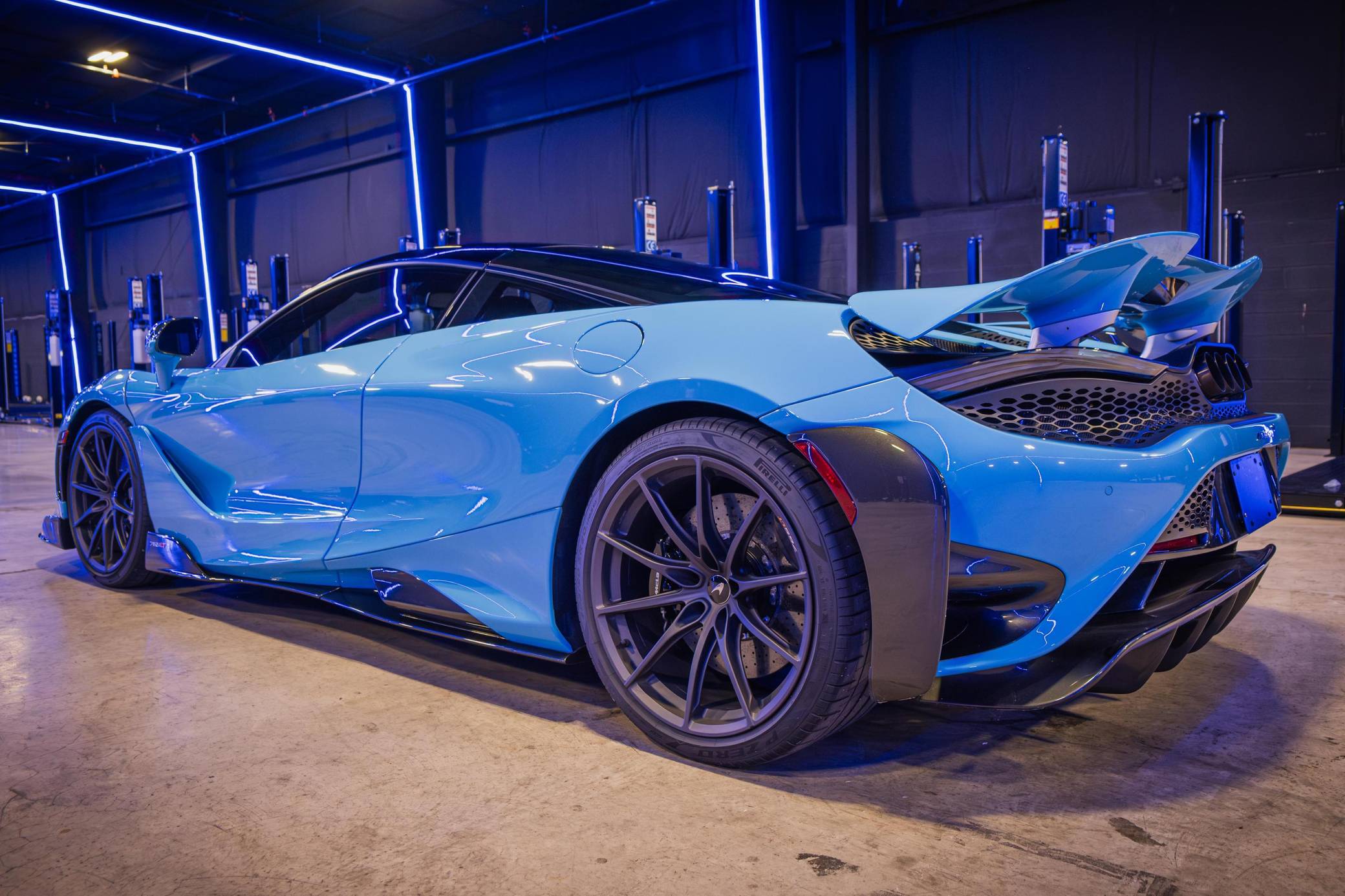 2021 McLaren 765LT — view 4