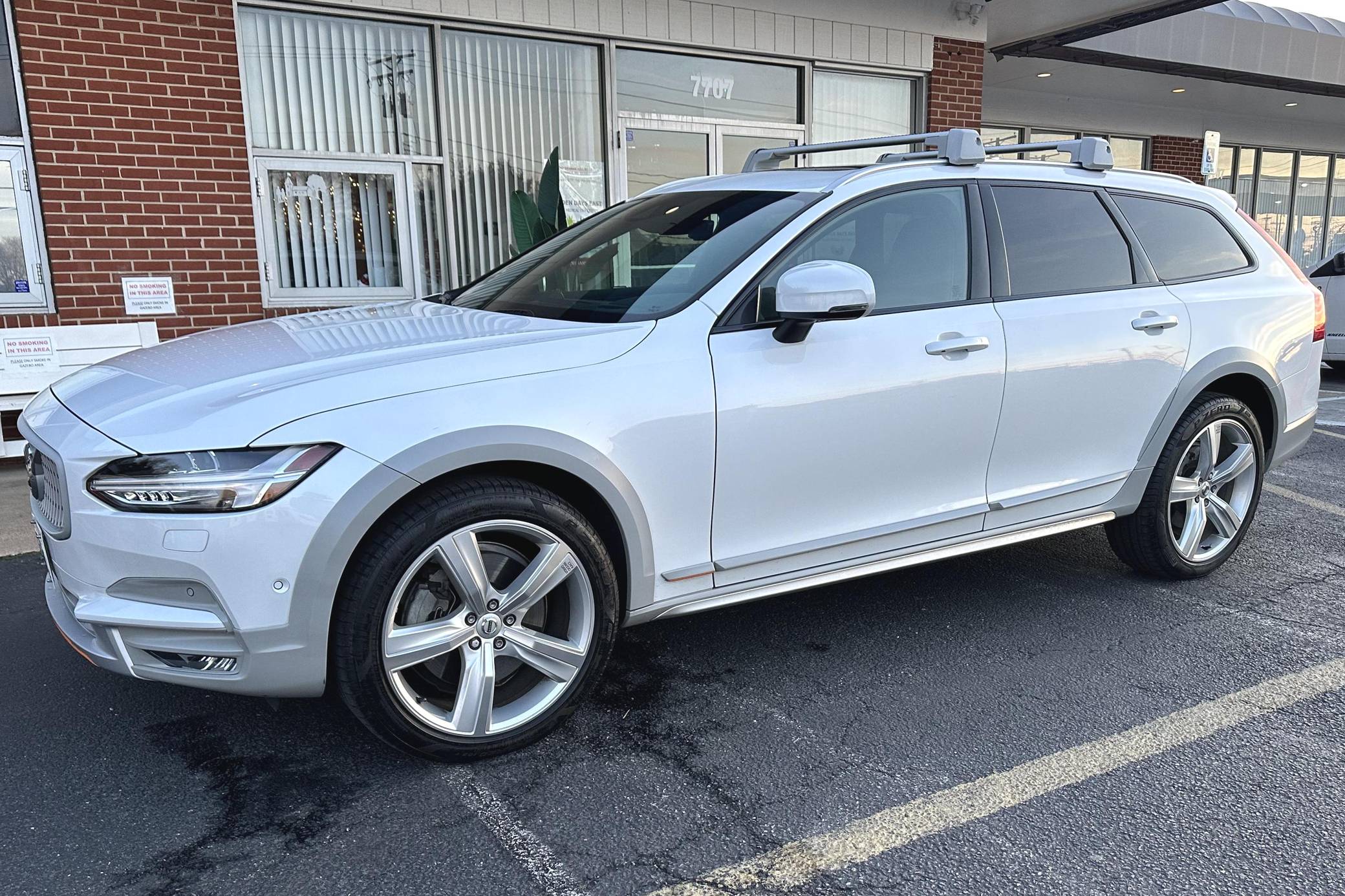 2019 Volvo V90 Cross Country T6 AWD Ocean Race Edition