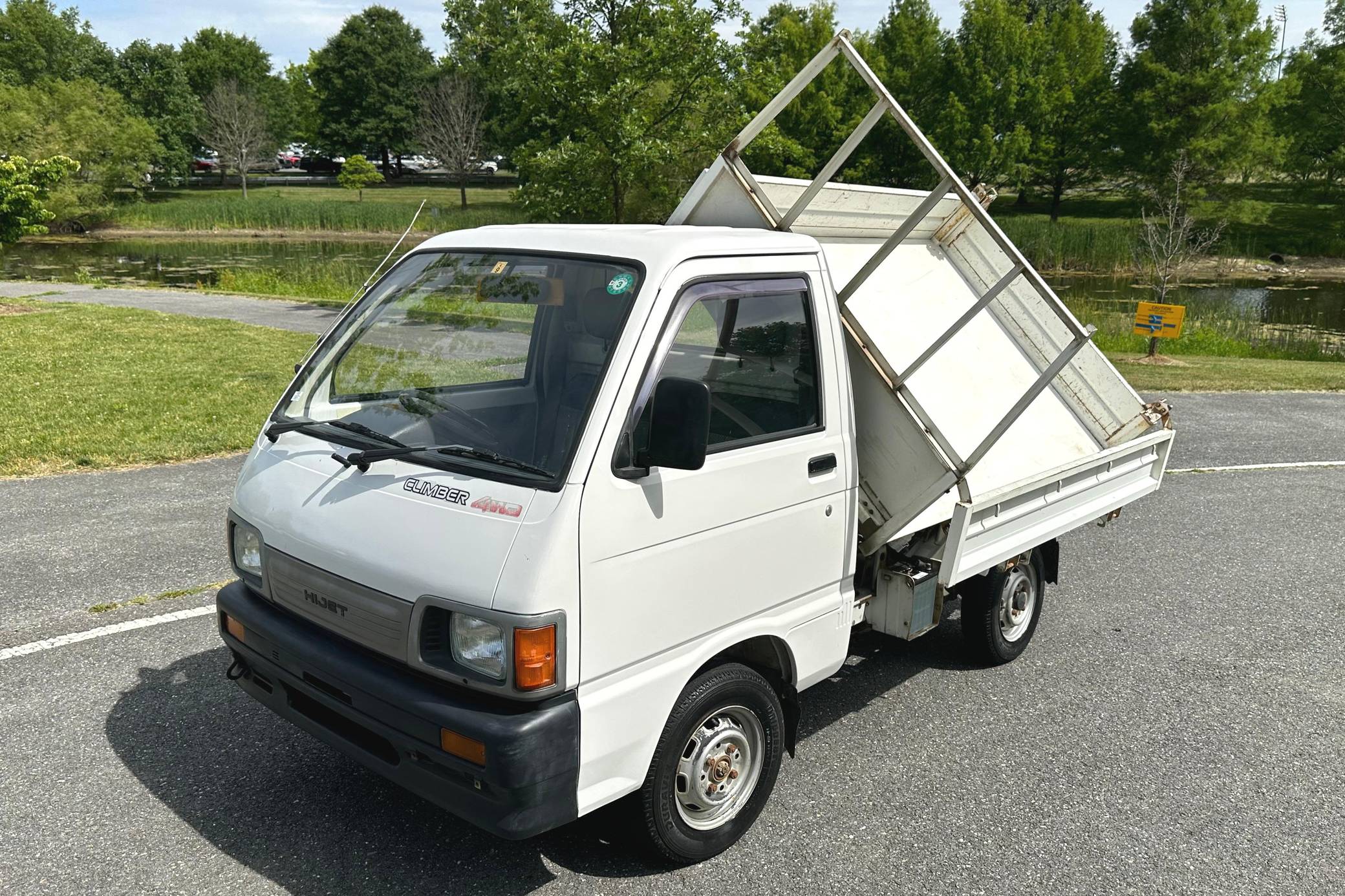 1992 Daihatsu HiJet Climber Dump Truck 4WD