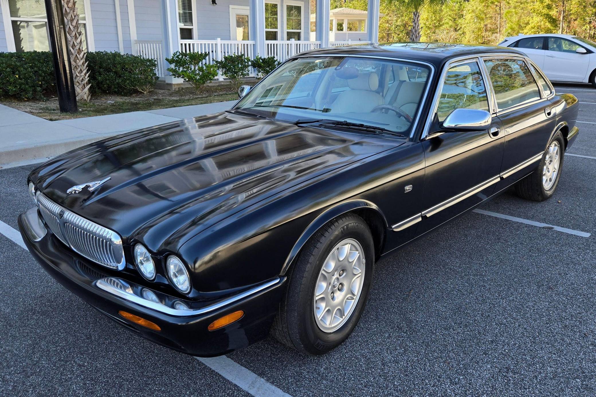 2001 Jaguar XJ Vanden Plas VIN: SAJDA24C81LF21728 for Sale - Cars 