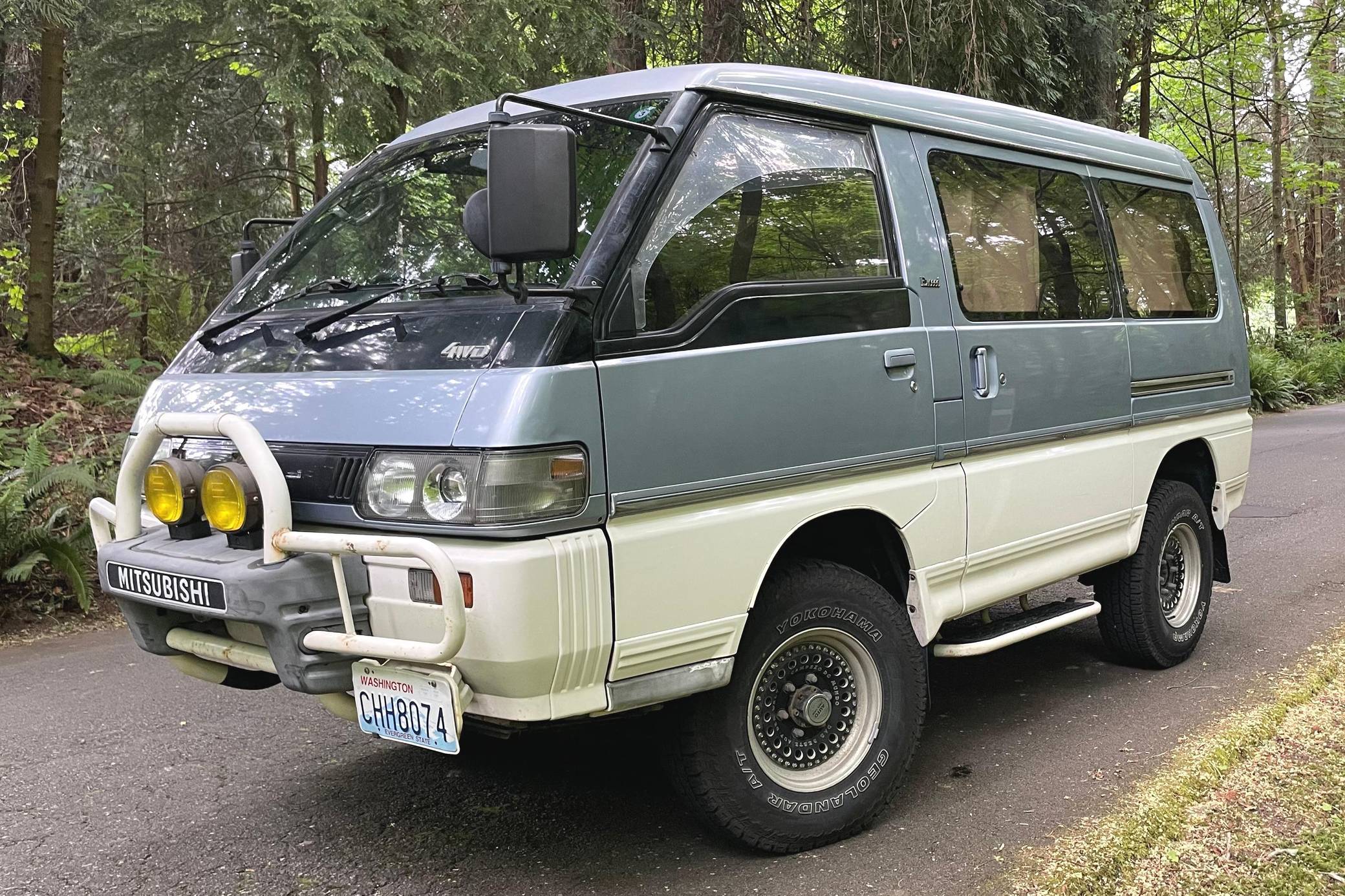 1990 Mitsubishi Delica Star Wagon Exceed 4WD VIN: P35W-0100449 for