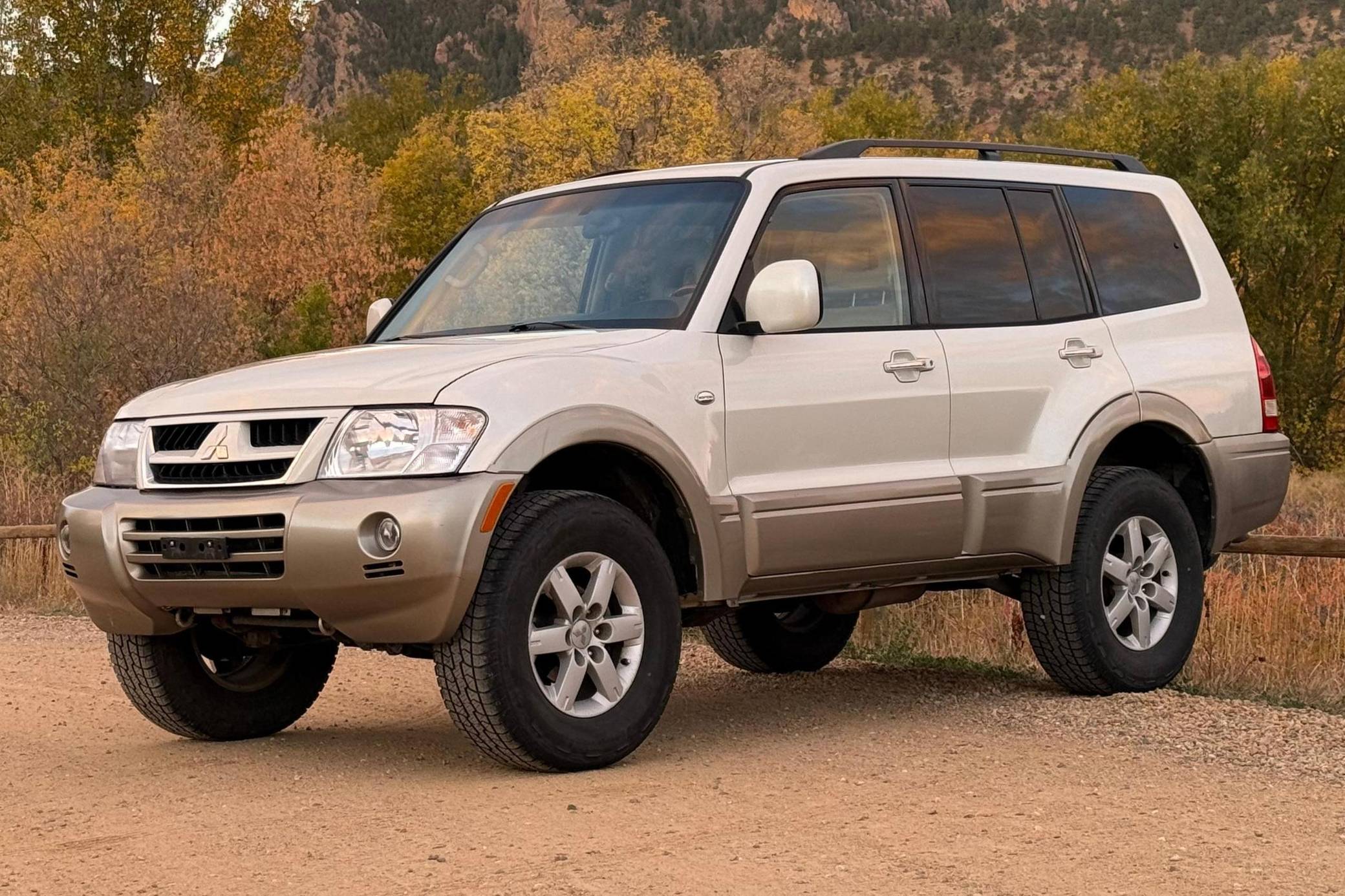 2005 Mitsubishi Montero Limited 4x4