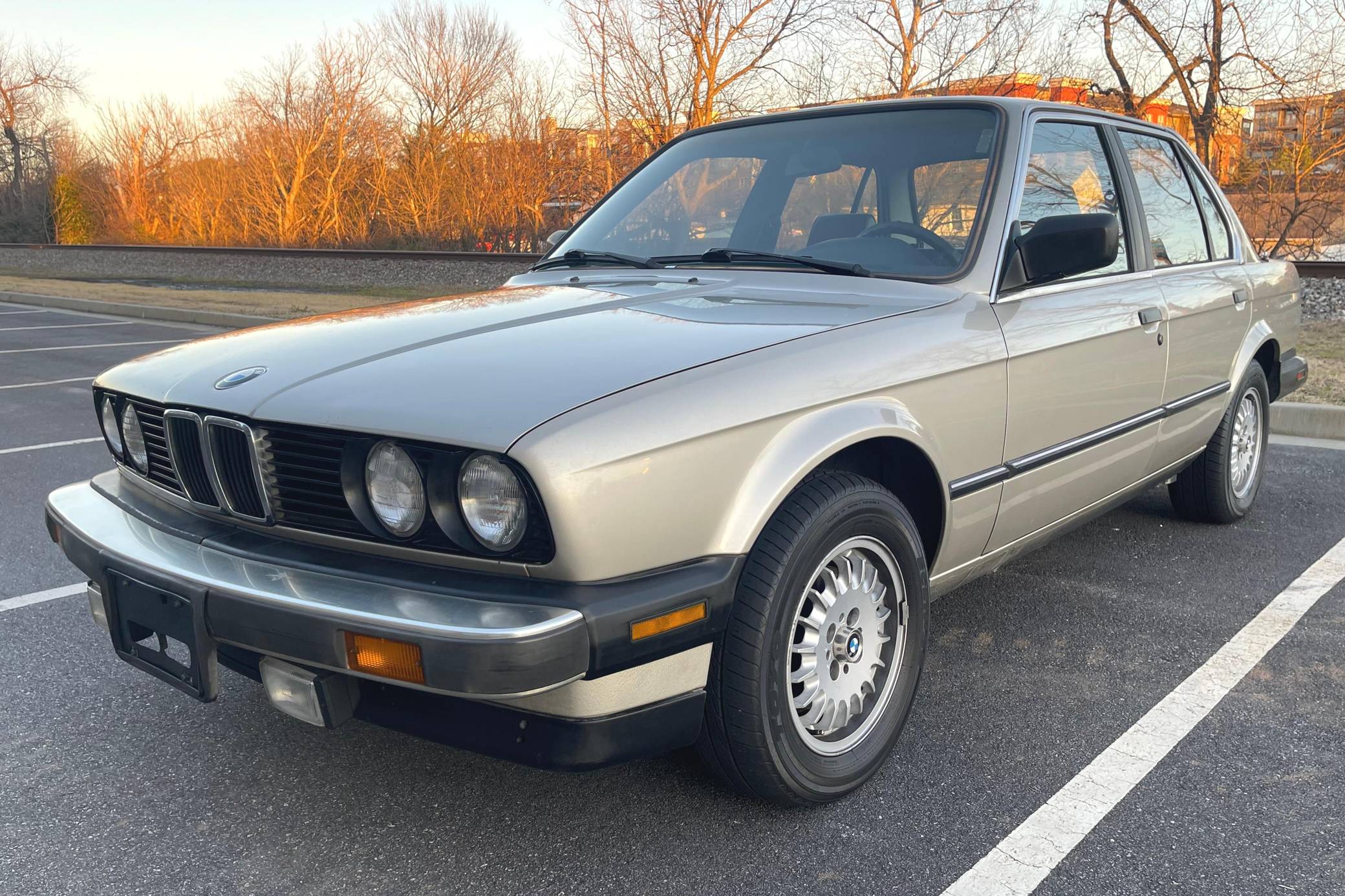 1987 BMW 325e Sedan