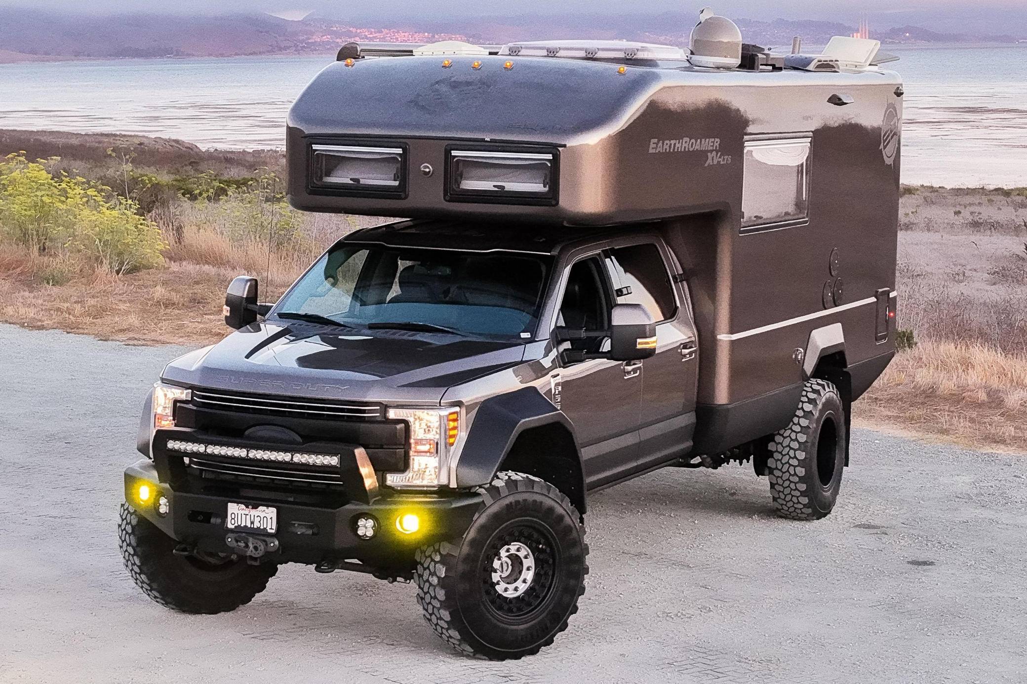 2018 Ford F-550 Super Duty 4x4 EarthRoamer Xpedition XV-LTS Camper