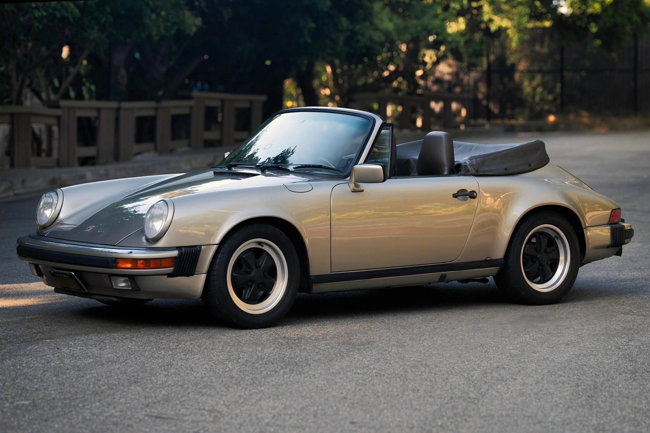 Miniature 1/43 MR Collection – Porsche 911 996 Carrera Cabriolet 98 – Occasion Boîte Vitrée