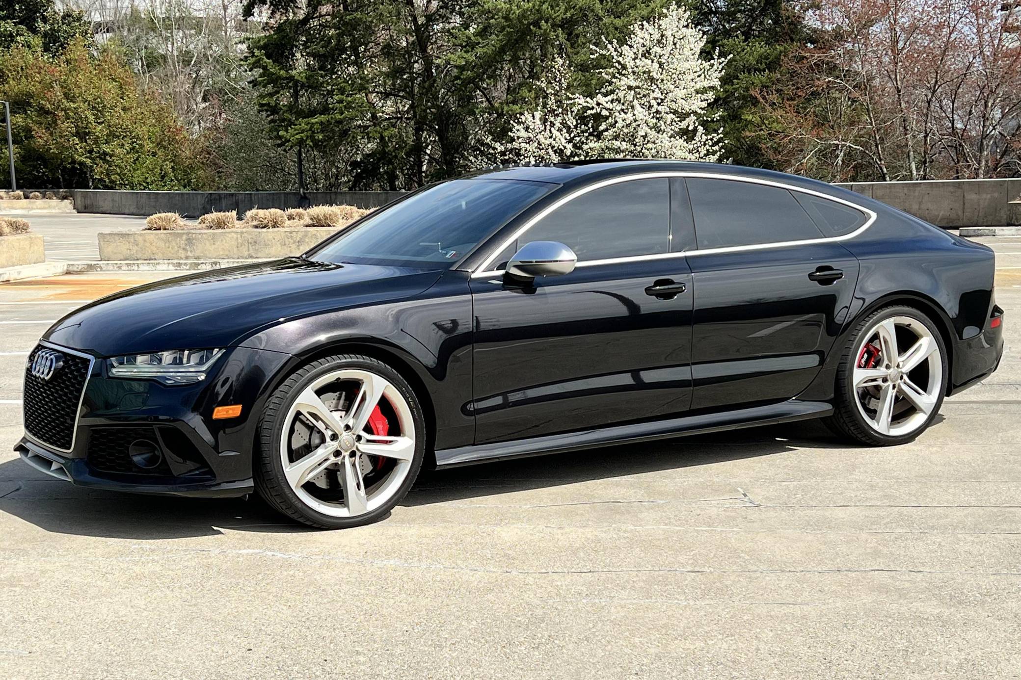 Audi RS7 With Color Shifting Red-To-Black Finish Looks Stunning