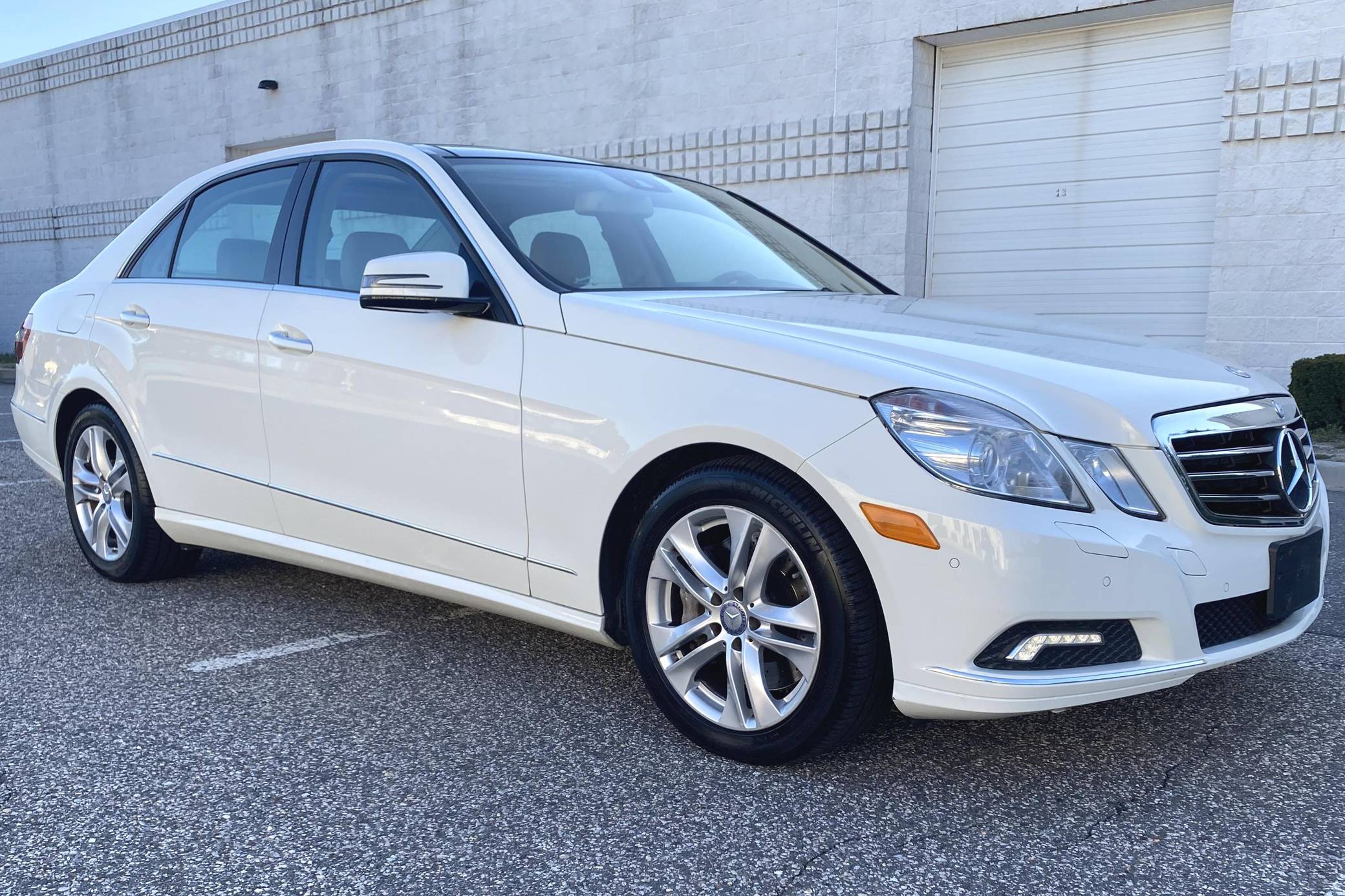 2010 Mercedes-Benz E550 4Matic Sedan