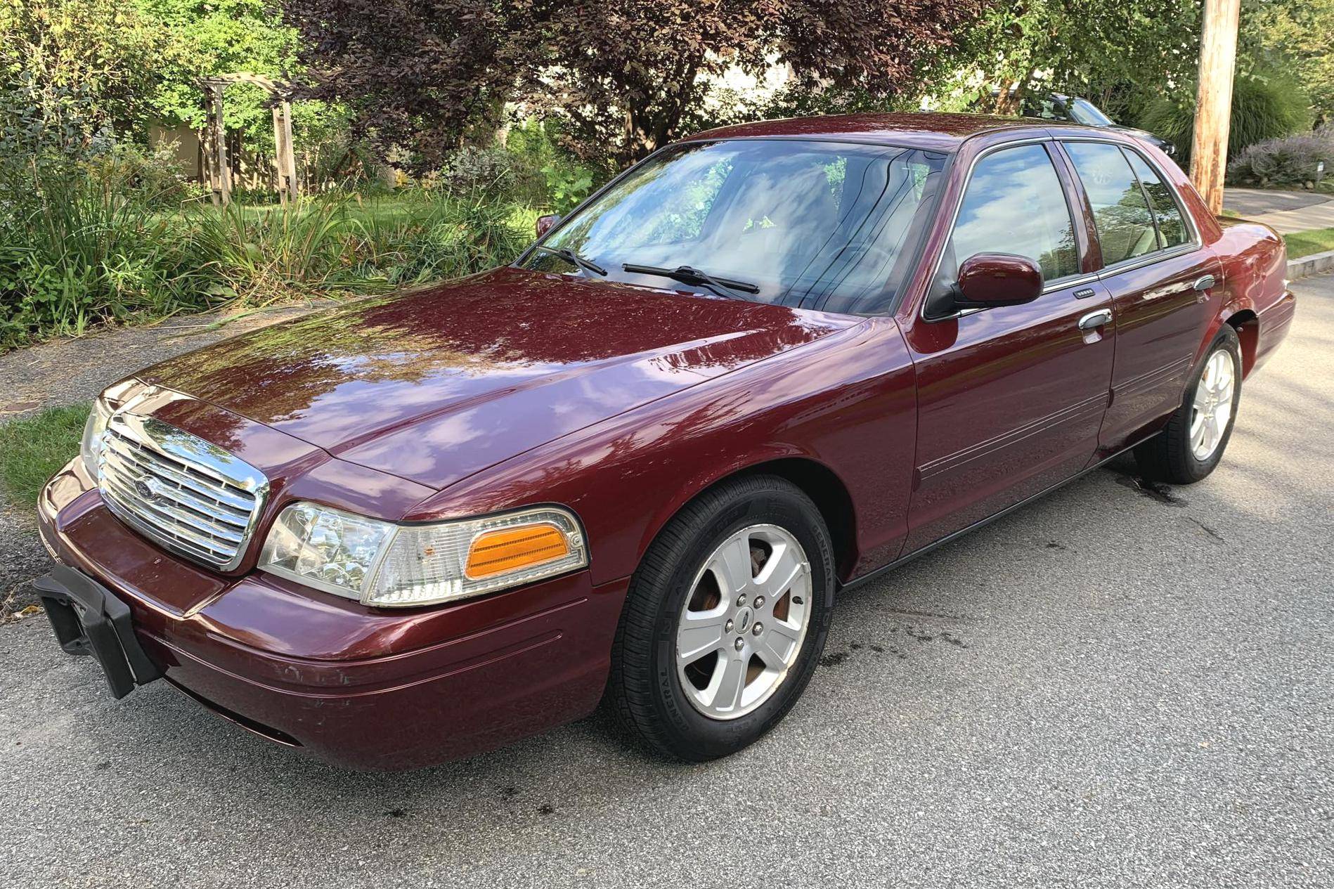 2011 Ford Crown Victoria LX For Sale - Cars & Bids