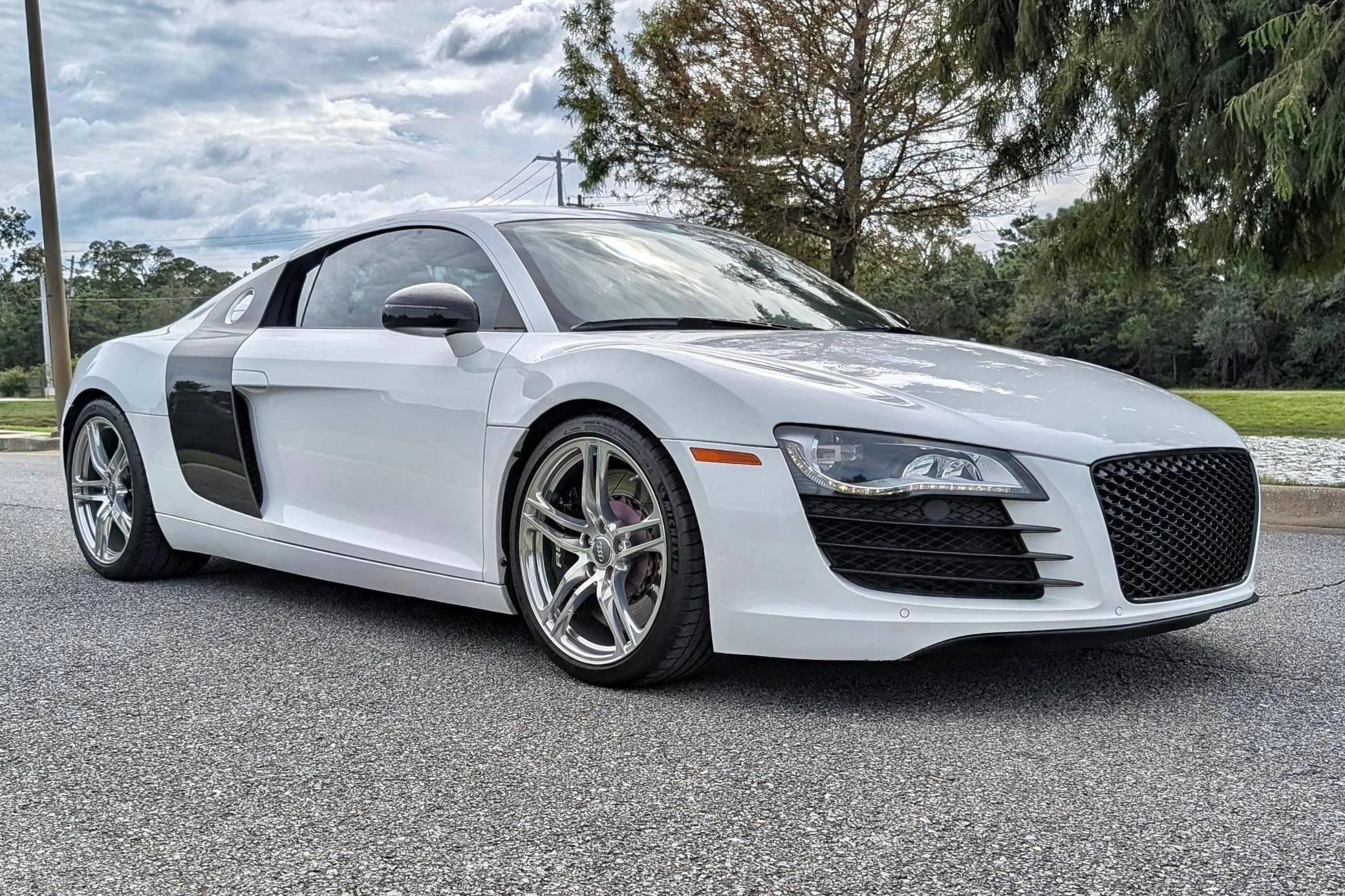 2012 Audi R8 Coupe VIN: WUADUAFG1CN002642 for Sale - Cars & Bids