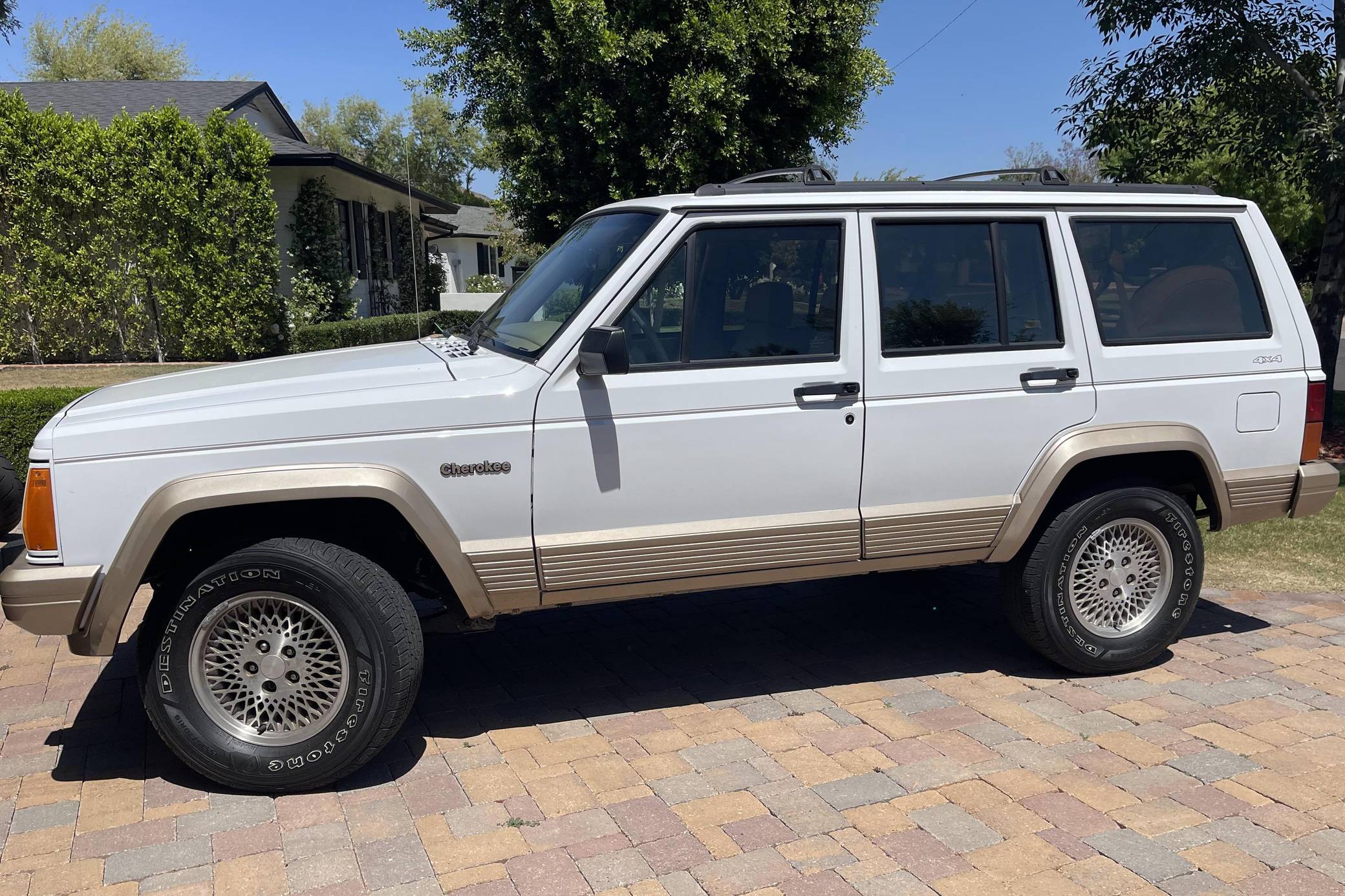 1993 Jeep Cherokee Country 4x4 for Sale - Cars & Bids