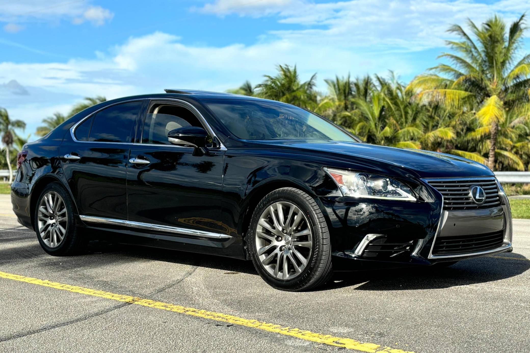 2017 Lexus LS 460 VIN: JTHBL5EF7H5147049 for Sale - Cars & Bids