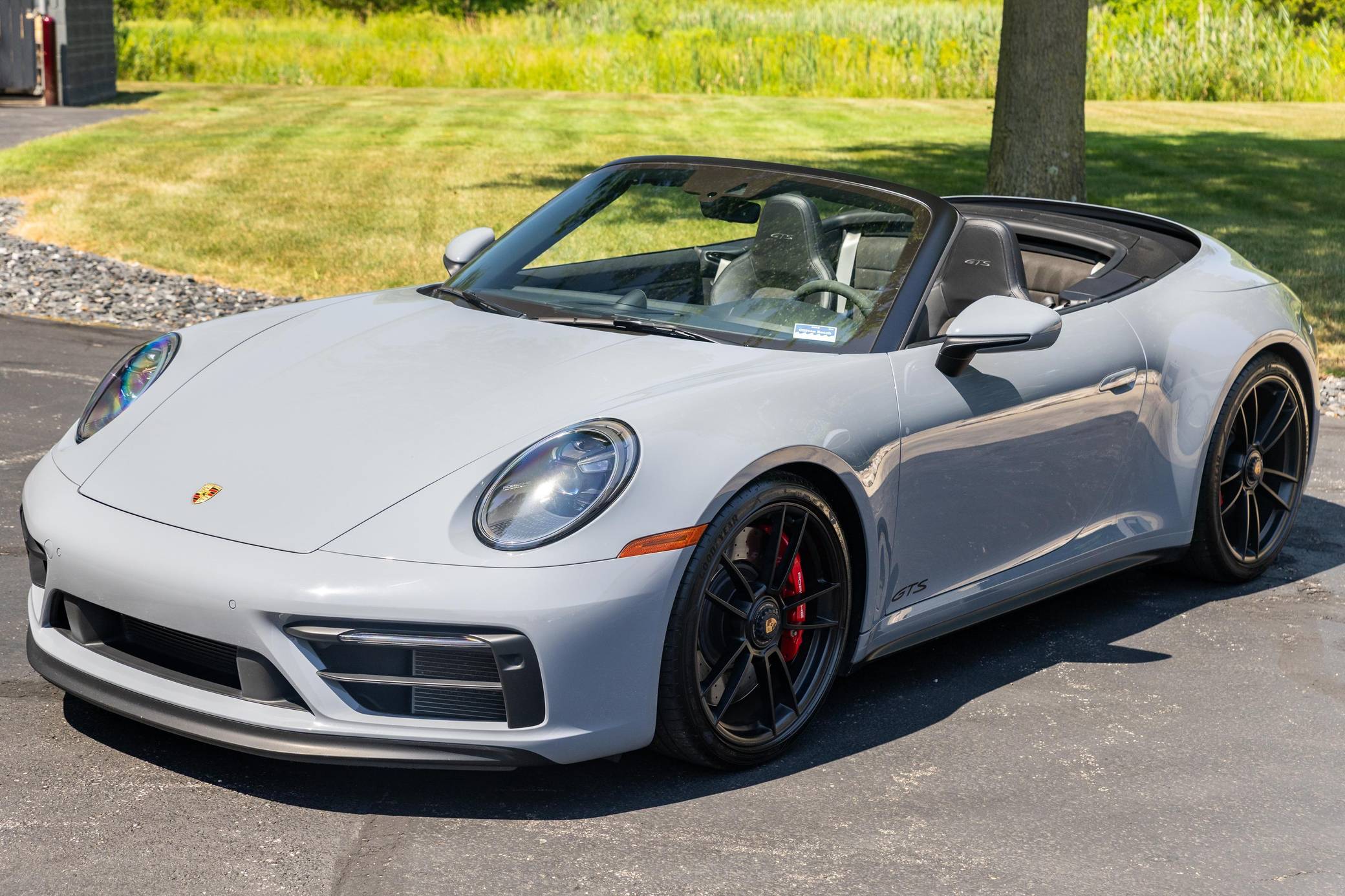 Porsche キャディバッグ 2023 Porsche 911 Carrera 4 GTS Cabriolet VIN