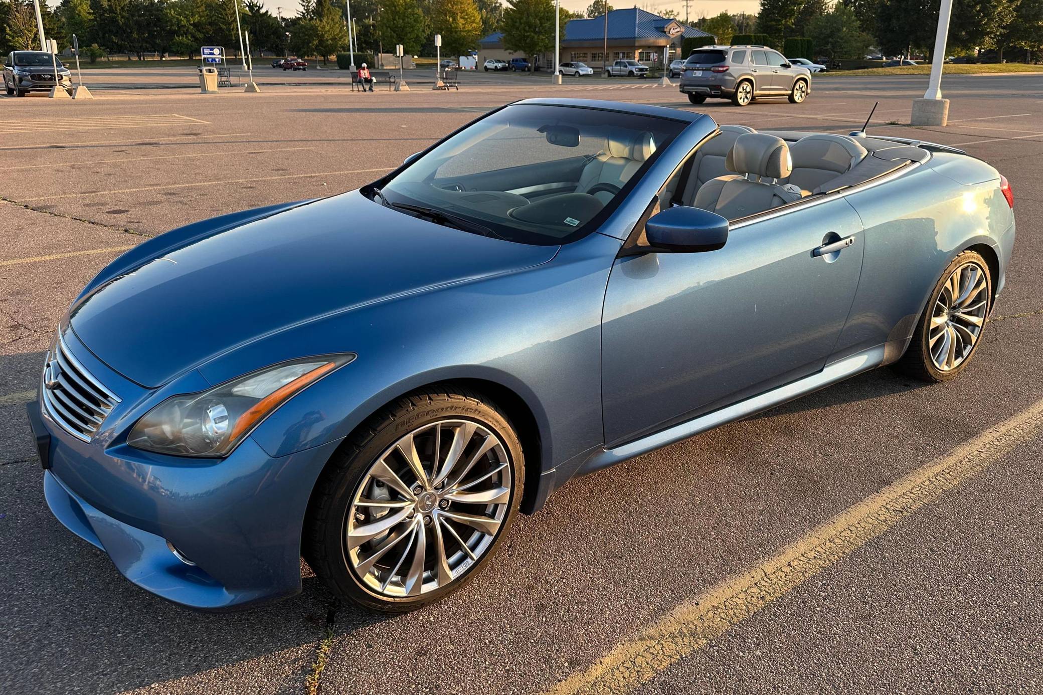 2011 Infiniti G37S