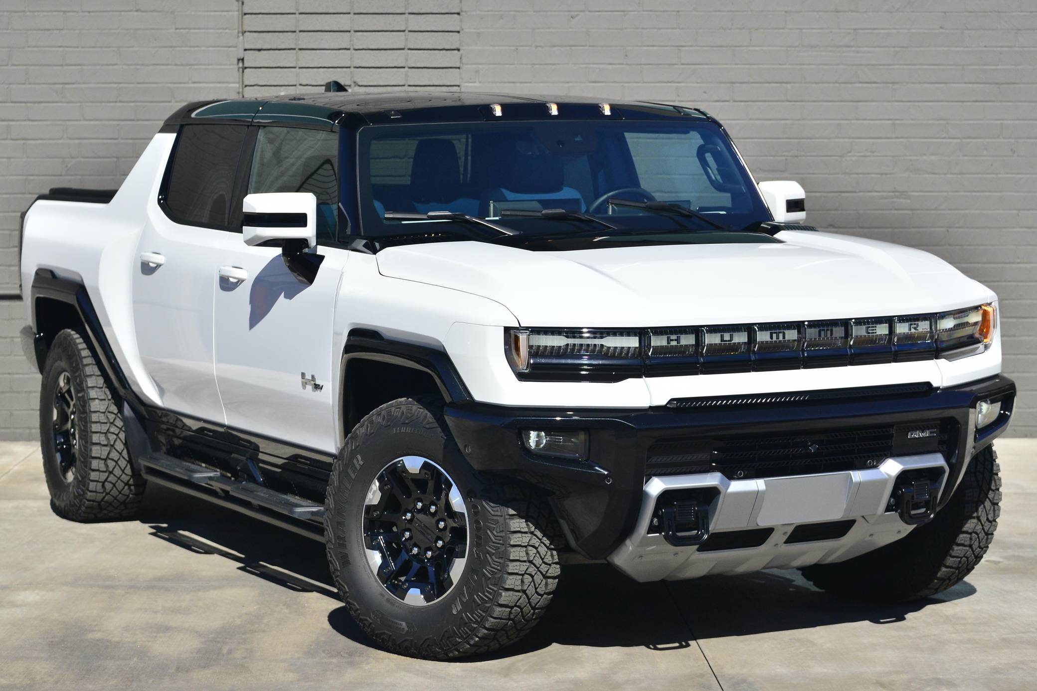 2022 GMC Hummer EV Pickup Edition 1