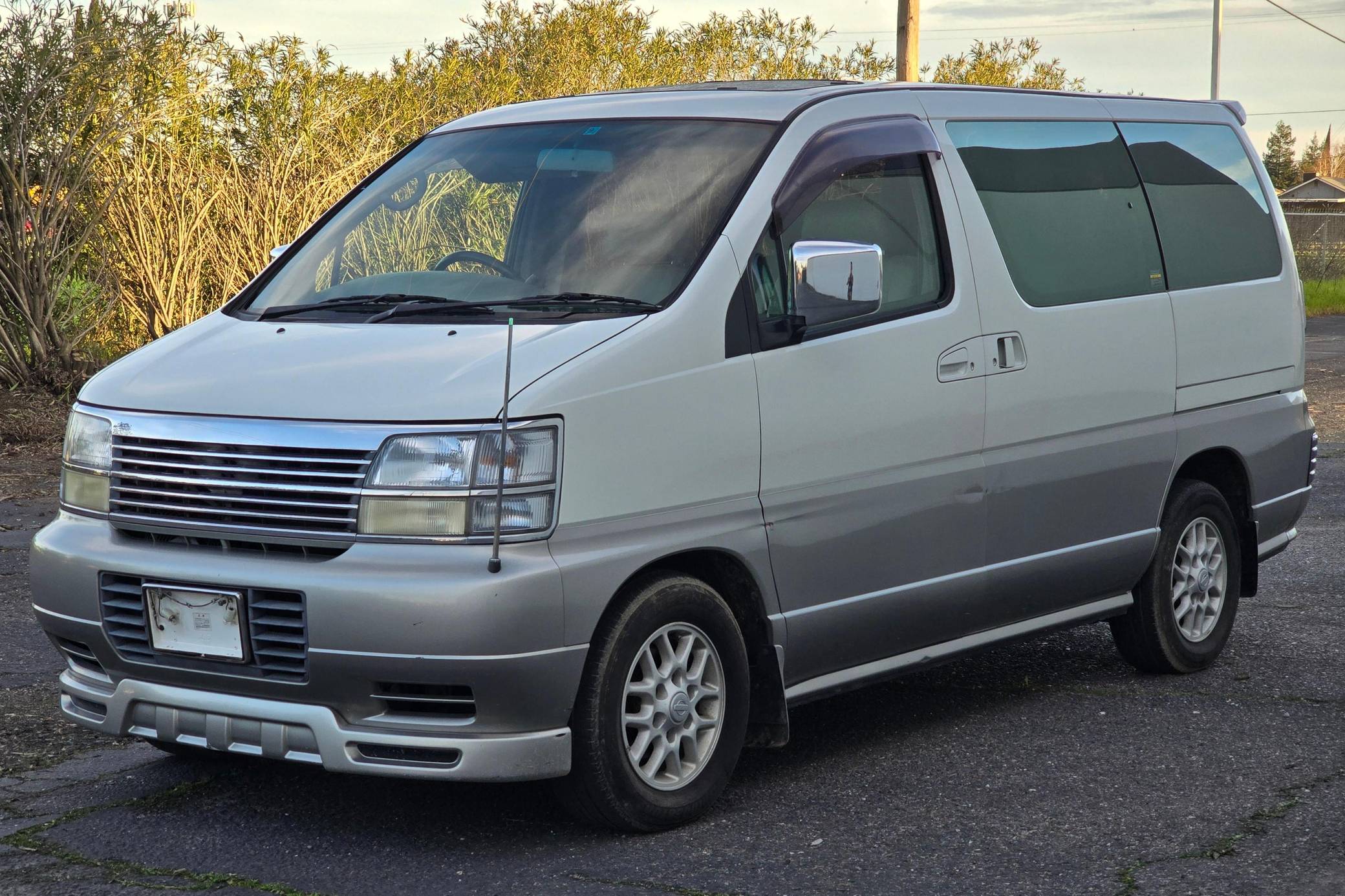 1998 Nissan Elgrand Caravan X