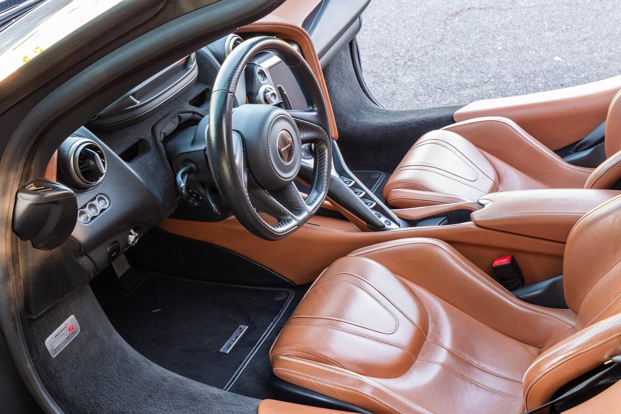 2018 McLaren 720S Coupe Luxury photo 6