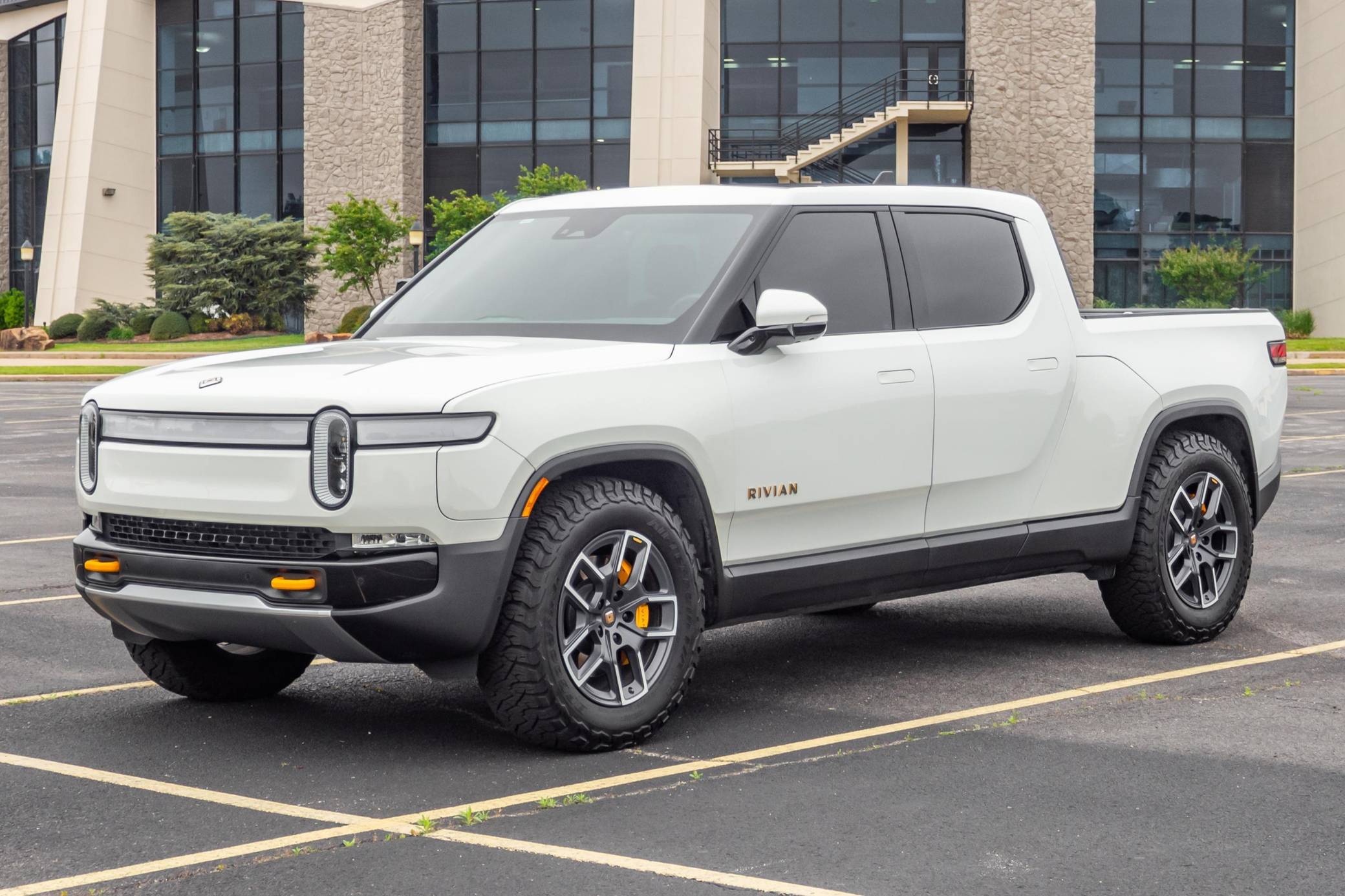2022 Rivian R1T